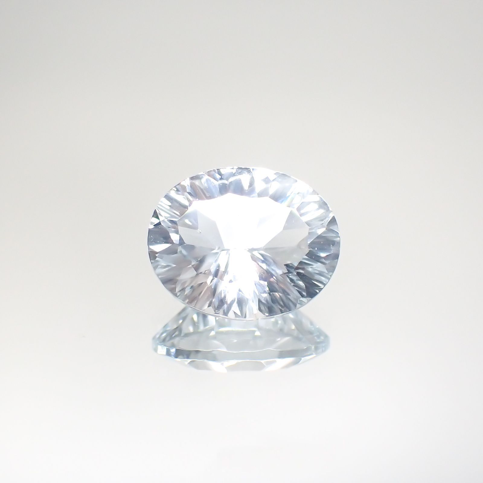 ◇コンケーブカット◇アクアマリン(宝石名アクアマリン) アフリカ産 2.91ct 識別済[211013552]11.2×9mm前後