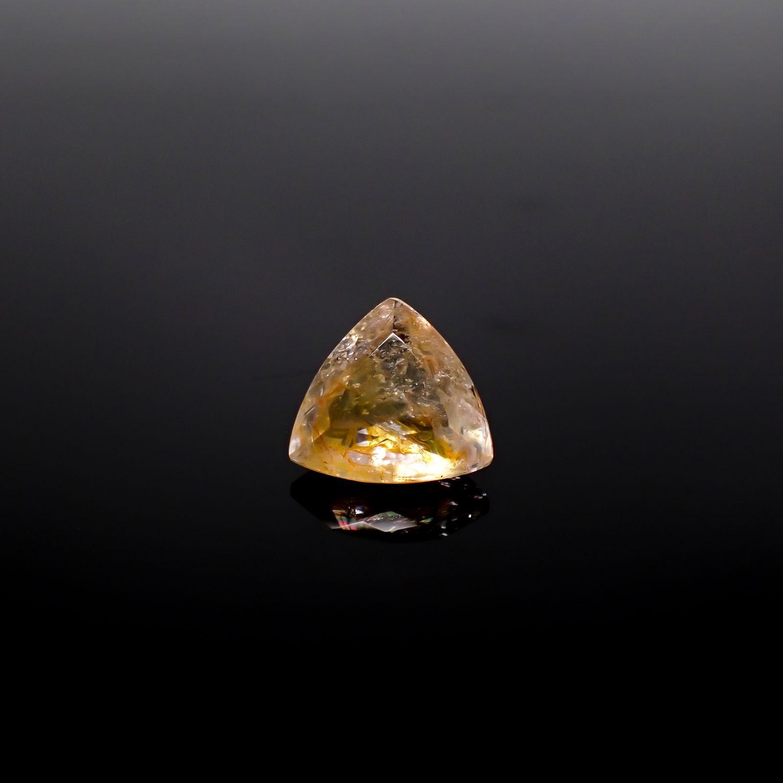 オーロラクォーツ ブラジル産 3.81ct / 11.1x11.7mm前後 [260331893]