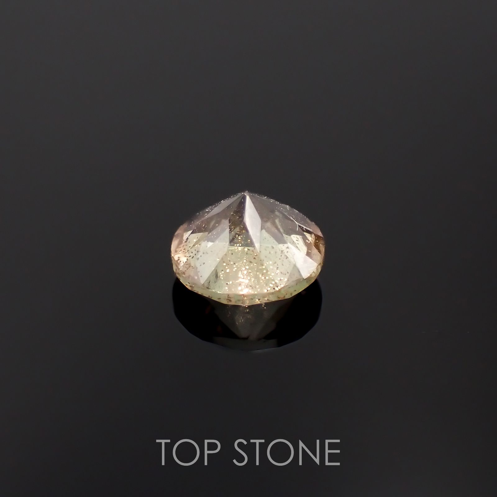 バイカラーオレゴンサンストーン アメリカ・オレゴン州産 0.78ct[230220680]6.1x6mm前後