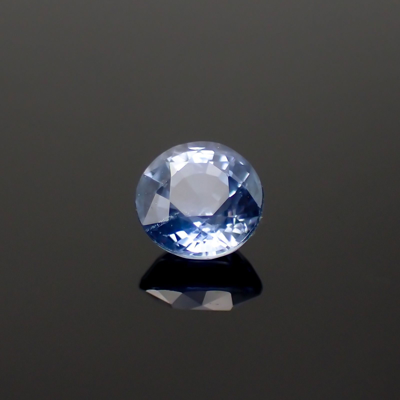 アイスブルーサファイア(宝石名サファイア)スリランカ/マダガスカル産 0.49ct 識別済[230722695]4.4x4.4mm前後