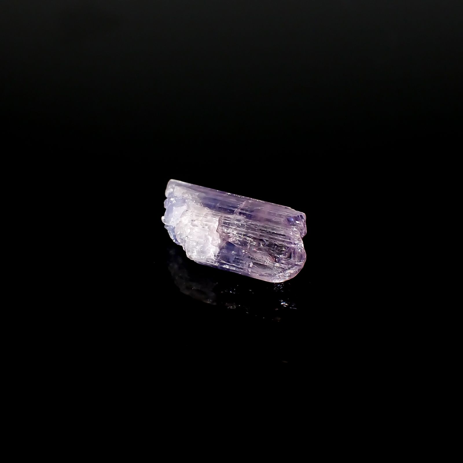 バイカラータンザナイト 原石 タンザニア産 2.63ct[231224983]11.7x5.6mm前後