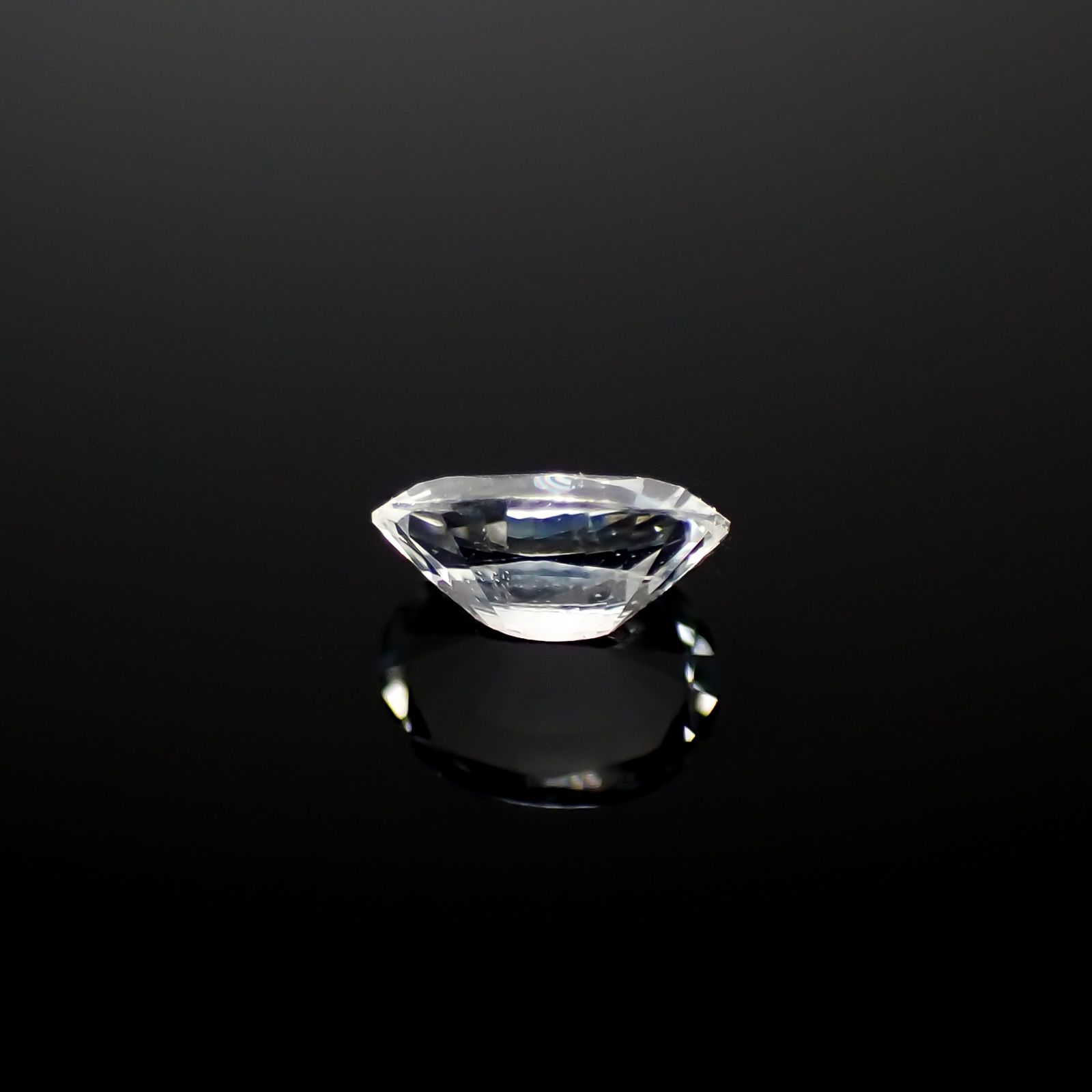 カラーレスサファイア スリランカ産 0.34ct[240527476]5x3.9mm前後