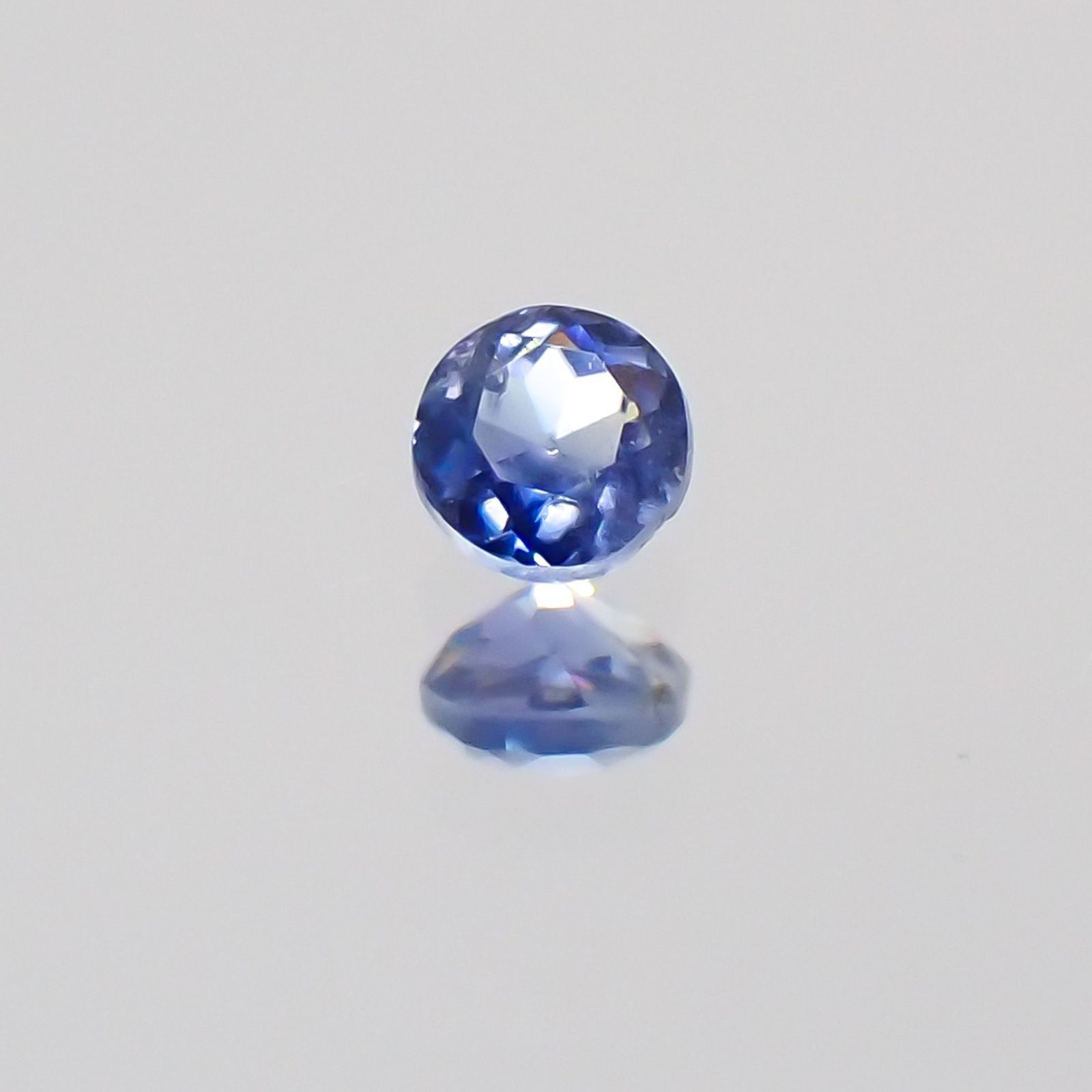 ベニトアイト(宝石名ベニトアイト) アメリカ・カリフォルニア産 0.069ct 識別済[20129033]2.3×2.3mm前後