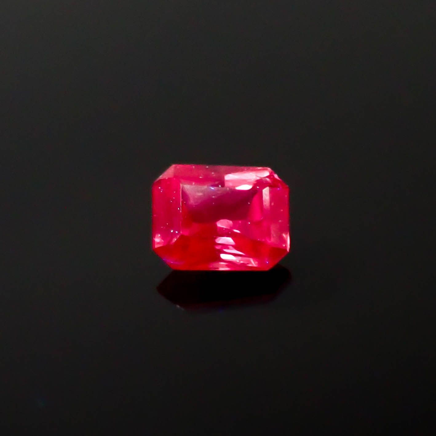 ルビー(宝石名ルビー)マダガスカル産 0.253ct ソ付(彩珠)[250630506]3.9x3.1mm前後