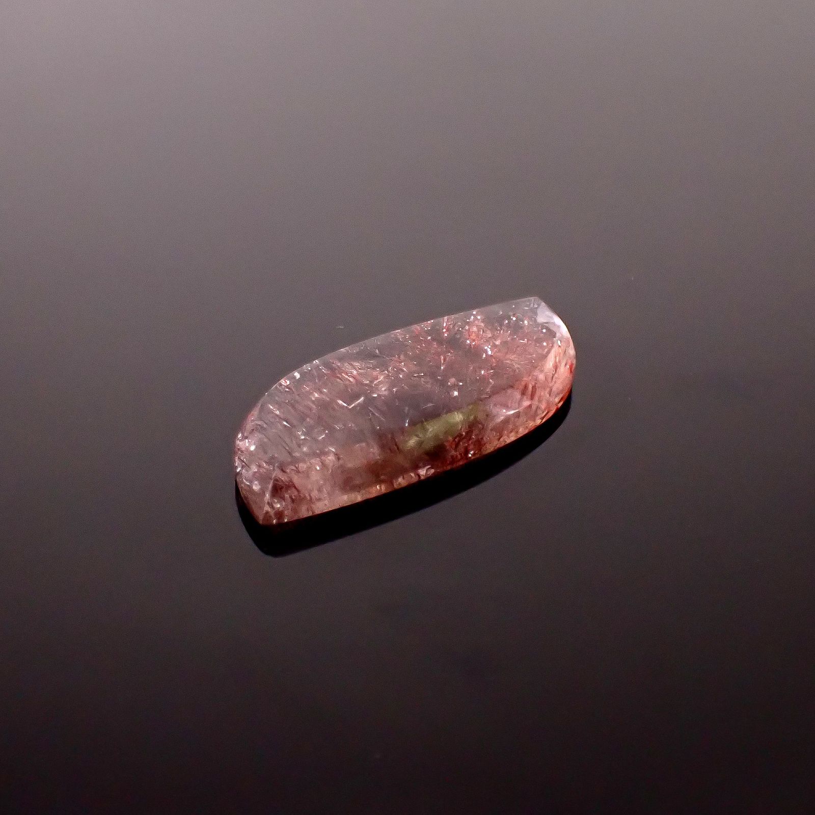 スーパーセブン ブラジル産 12.80ct / 28.8x12.8mm前後 [260231679]