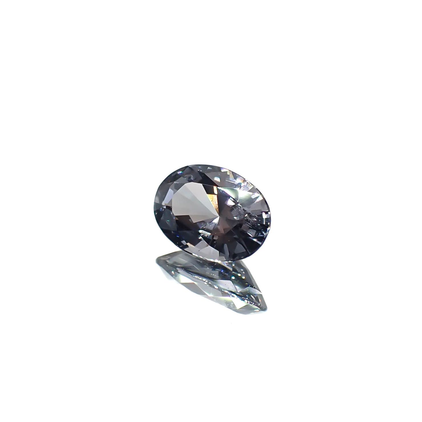 プラチナスピネル(宝石名スピネル)ビルマ産 0.63ct 識別済[250730761]6.6x4.5mm前後