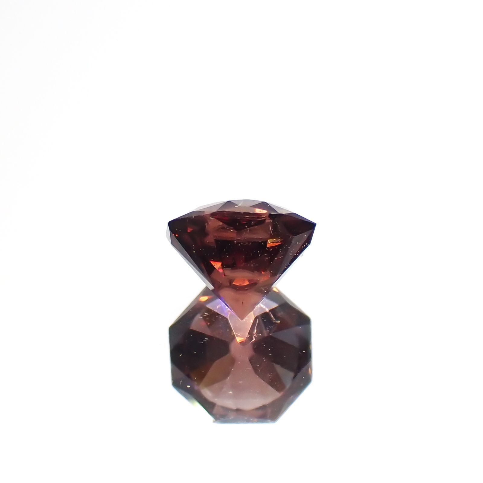 ◇オクタゴンカット◇レッドジルコン(宝石名ジルコン)スリランカ/カンボジア産 0.76ct 識別済[221018492]4.9x4.9mm前後