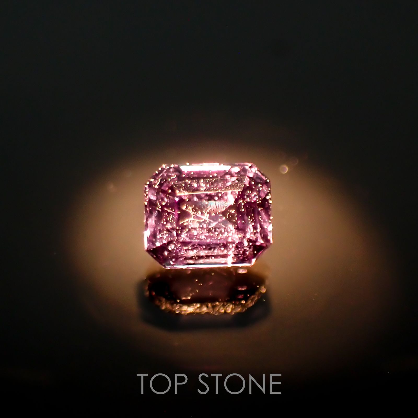 カラーチェンジガーネット アレキタイプ(宝石名ガーネット)マダガスカル・ベキリー産 0.12ct 識別済[220616537]2.8x2.3mm前後