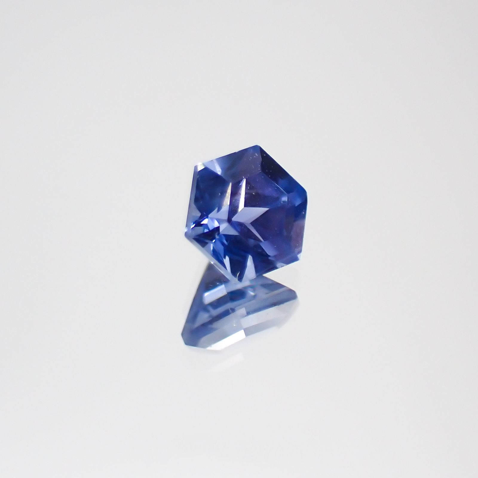 ◇ヘキサゴンカット◇サファイアSA(宝石名サファイア) マダガスカル産 0.25ct 識別済[210611054]3.3×3.3mm前後