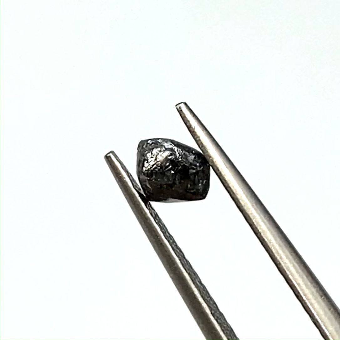 ブラックダイヤモンド 原石 0.63ct[220515834]4.8x4.6mm前後 | TOP STONE(トップストーン)