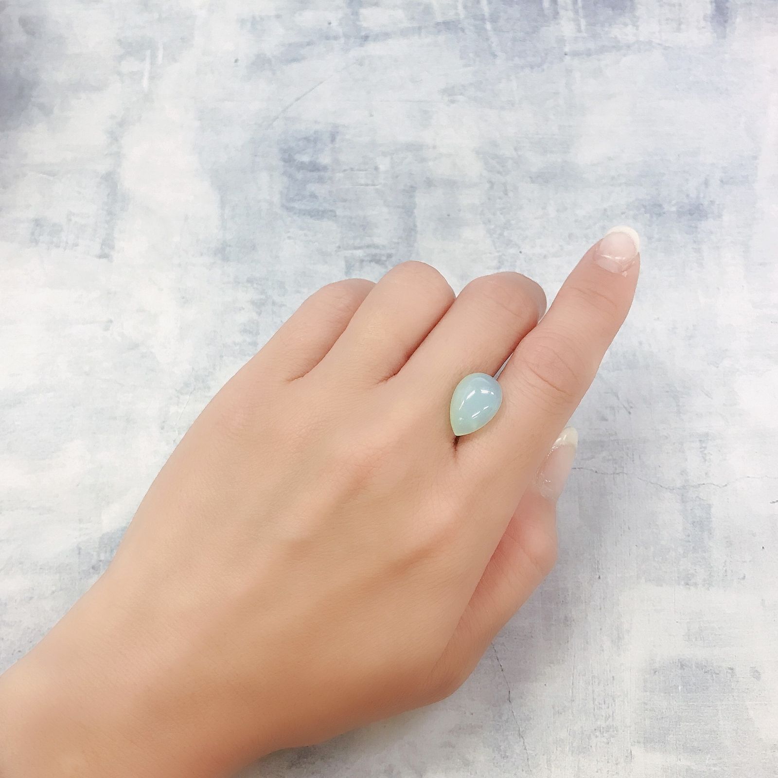 ブルーオパール(宝石名ブルー・コモン オパール)ペルー産 5.129ct ソ付(彩珠)[220817310]14.7x10mm前後