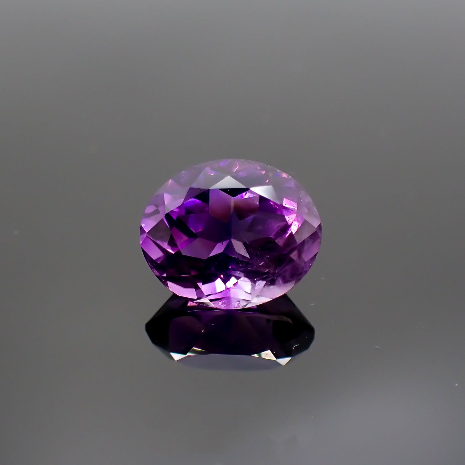 カラーシフトアメジスト(宝石名アメシスト)ブラジル/ウルグアイ産 7.61ct 識別済[220113968]13.9x11.5mm前後