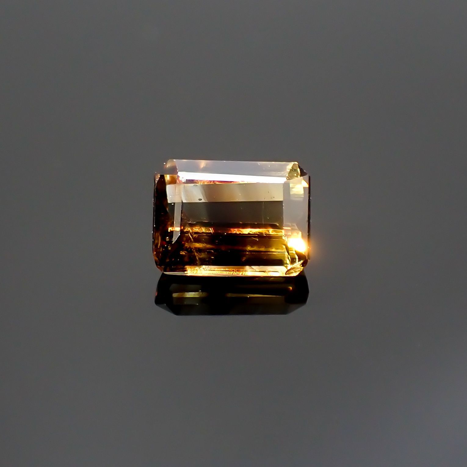 カラーバンドクリソベリル(宝石名クリソベリル)マダガスカル産 0.69ct 識別済[220114193]5.3x4.1mm前後
