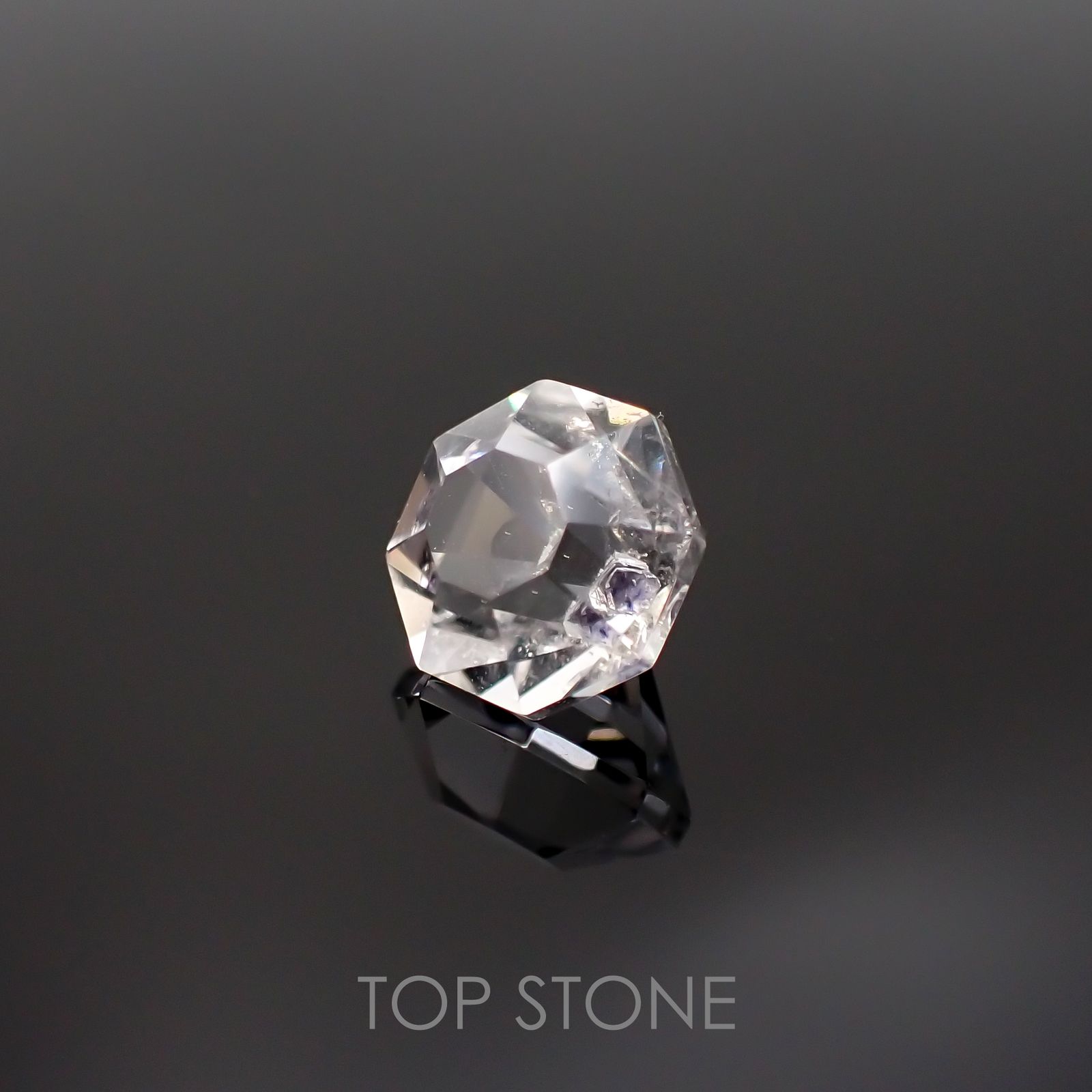 ◇オクタゴンカット◇フローライトインクォーツ マダガスカル産 2.67ct[220515711]8.4x8.3mm前後