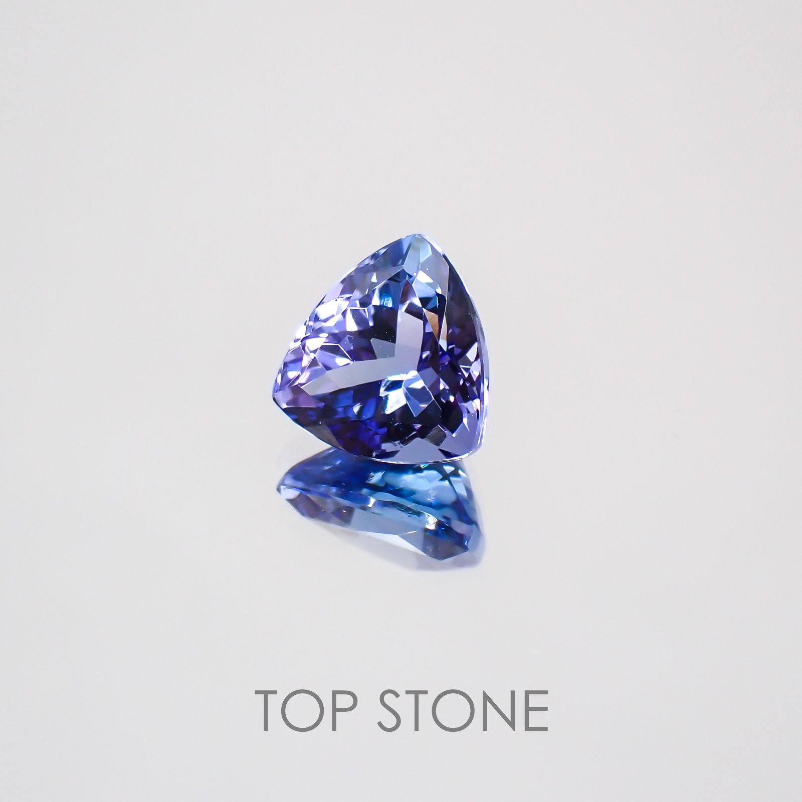 バイカラータンザナイト タンザニア産 ルース 1.35ct[210310101]6.9×6.9mm前後