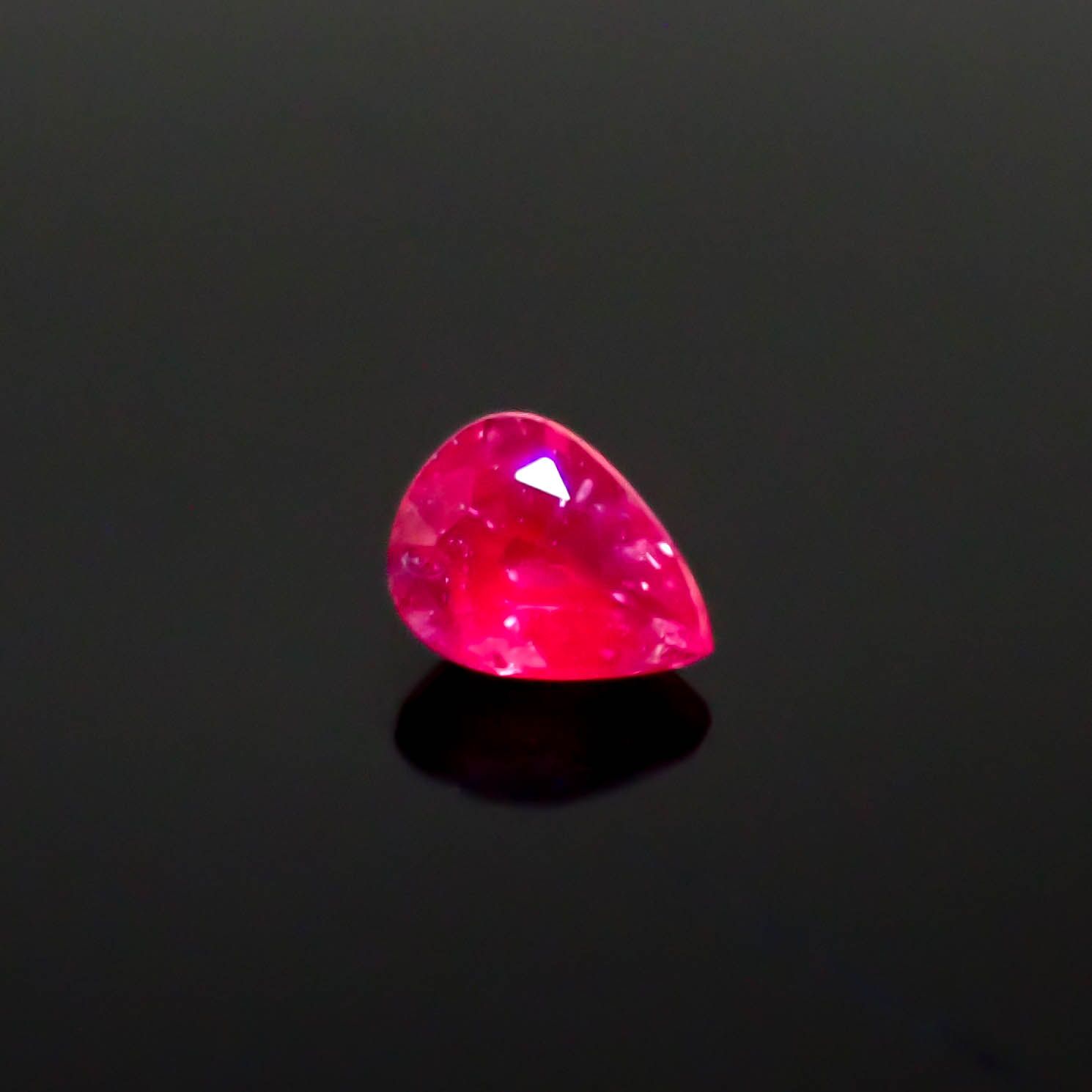 ウィンザーサファイア タンザニア・ウィンザー産 0.33ct[240928680]4.7x3.4mm前後