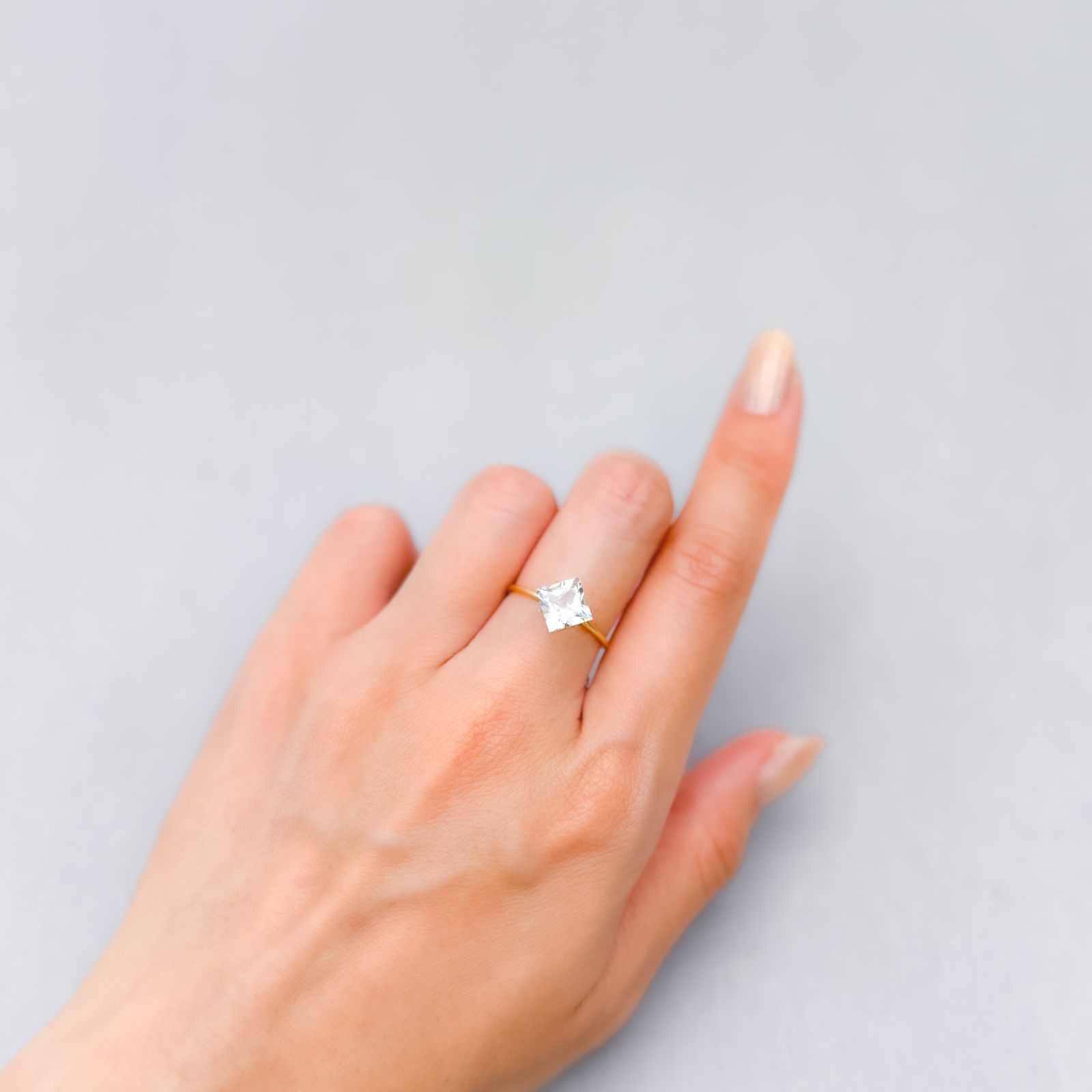 ◇プリンセスカット◇アクアマリン モザンビーク産 1.55ct [250530330]7x7mm前後