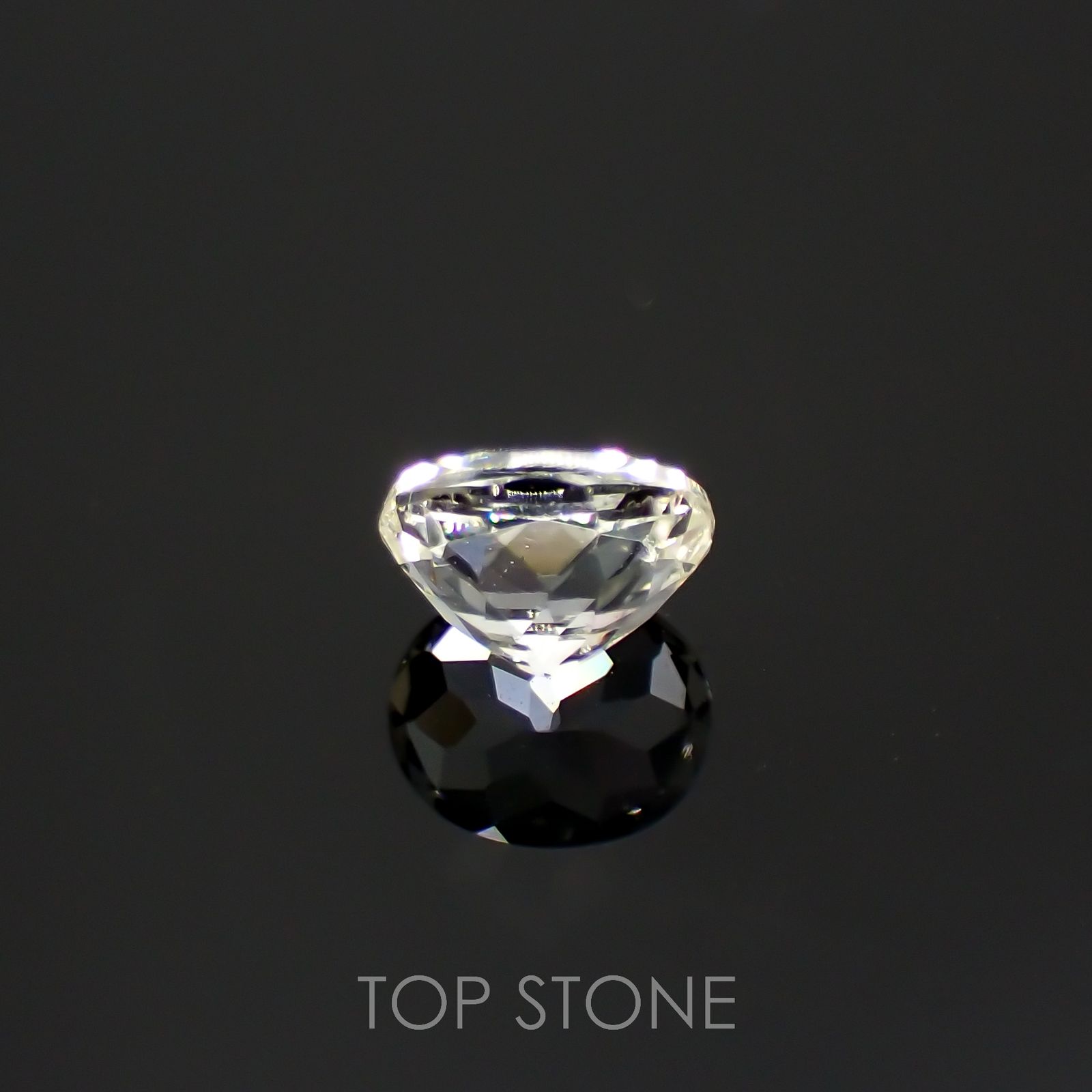 リューコガーネット(宝石名ホワイト グロッシュラー・ガーネット)ビルマ産 0.32ct 識別済[220616325]4.3x3.5mm前後