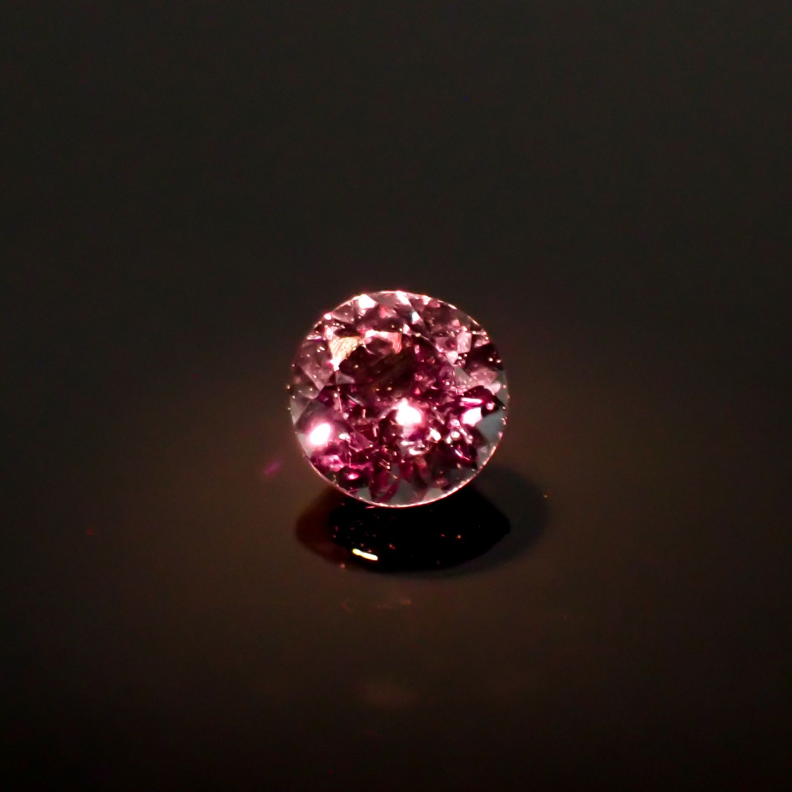 ベキリーブルーガーネット（カラーチェンジガーネット アレキタイプ） マダガスカル・ベキリー産 0.21ct[240628274]3.5x3.5mm前後