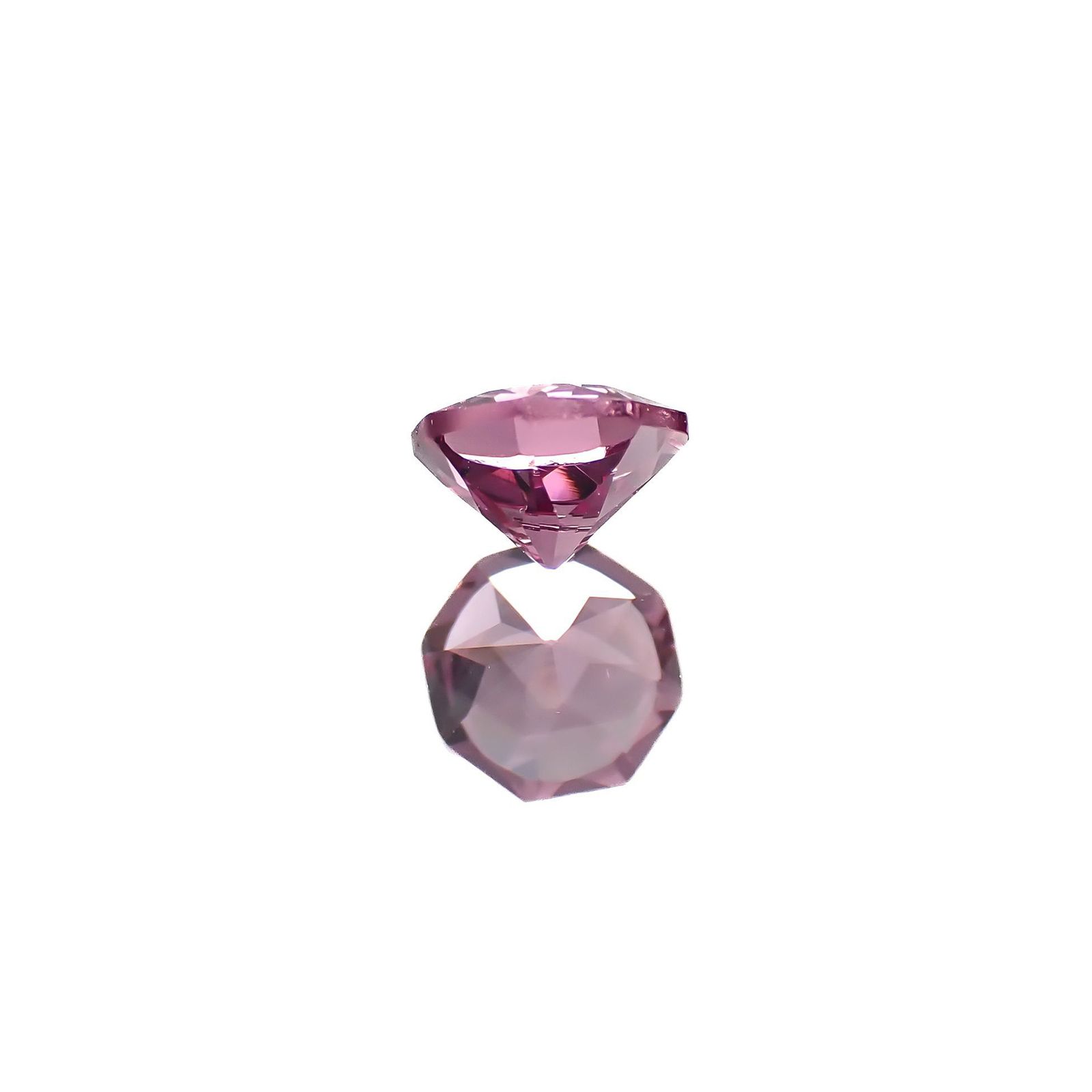 ◇オクタゴンカット◇カラーシフト マラヤガーネット(宝石名ガーネット)タンザニア産 0.61ct 識別済[220817567]5.1x5mm前後