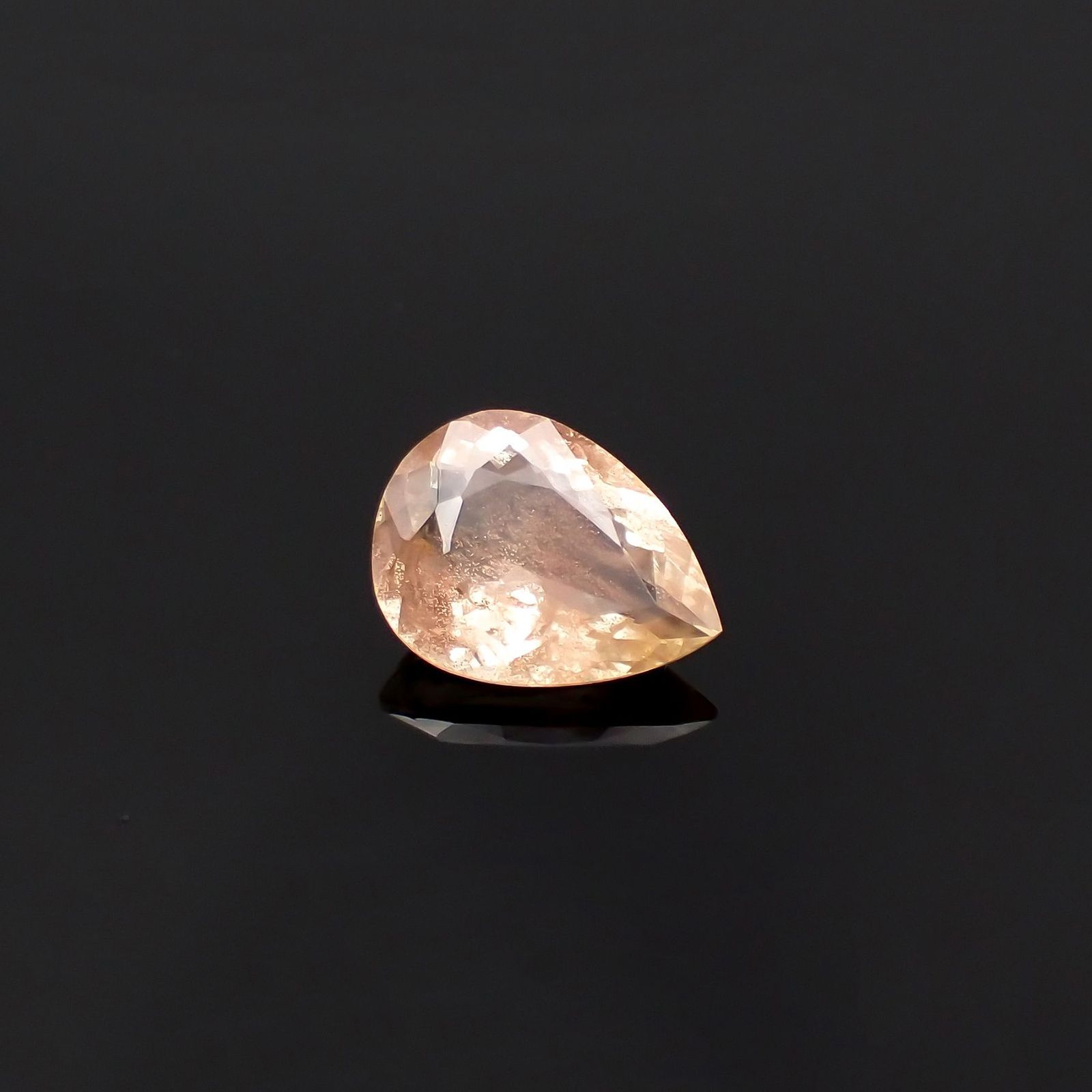 オレゴンサンストーン アメリカ・オレゴン州産 2.76ct / 11.7x8.7mm前後 [230120126]