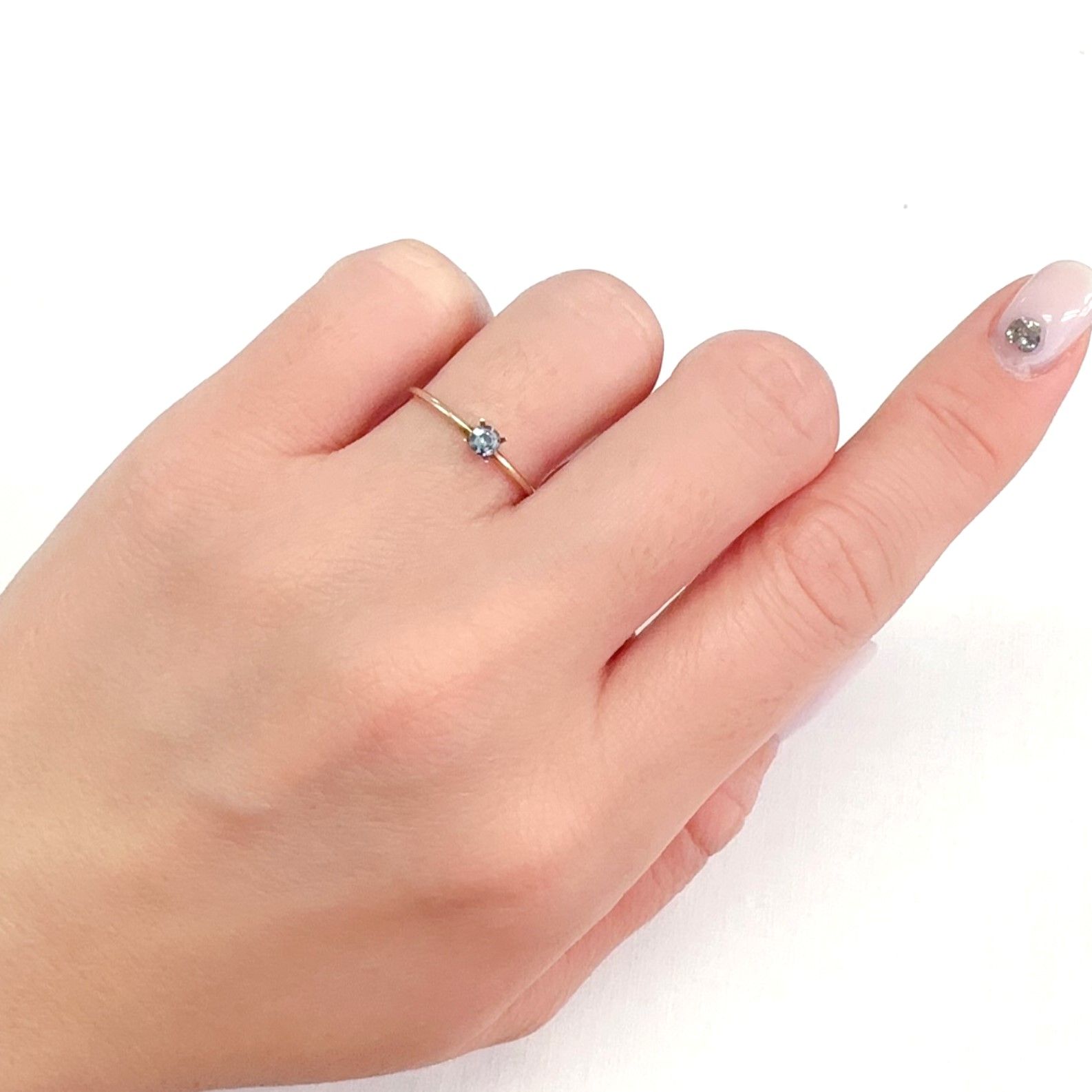 アレキサンドライト(宝石名アレキサンドライト)ブラジル産/EmeraldMains社製 0.141ct ソ付(彩珠)[231224615]3.2x3.2mm前後