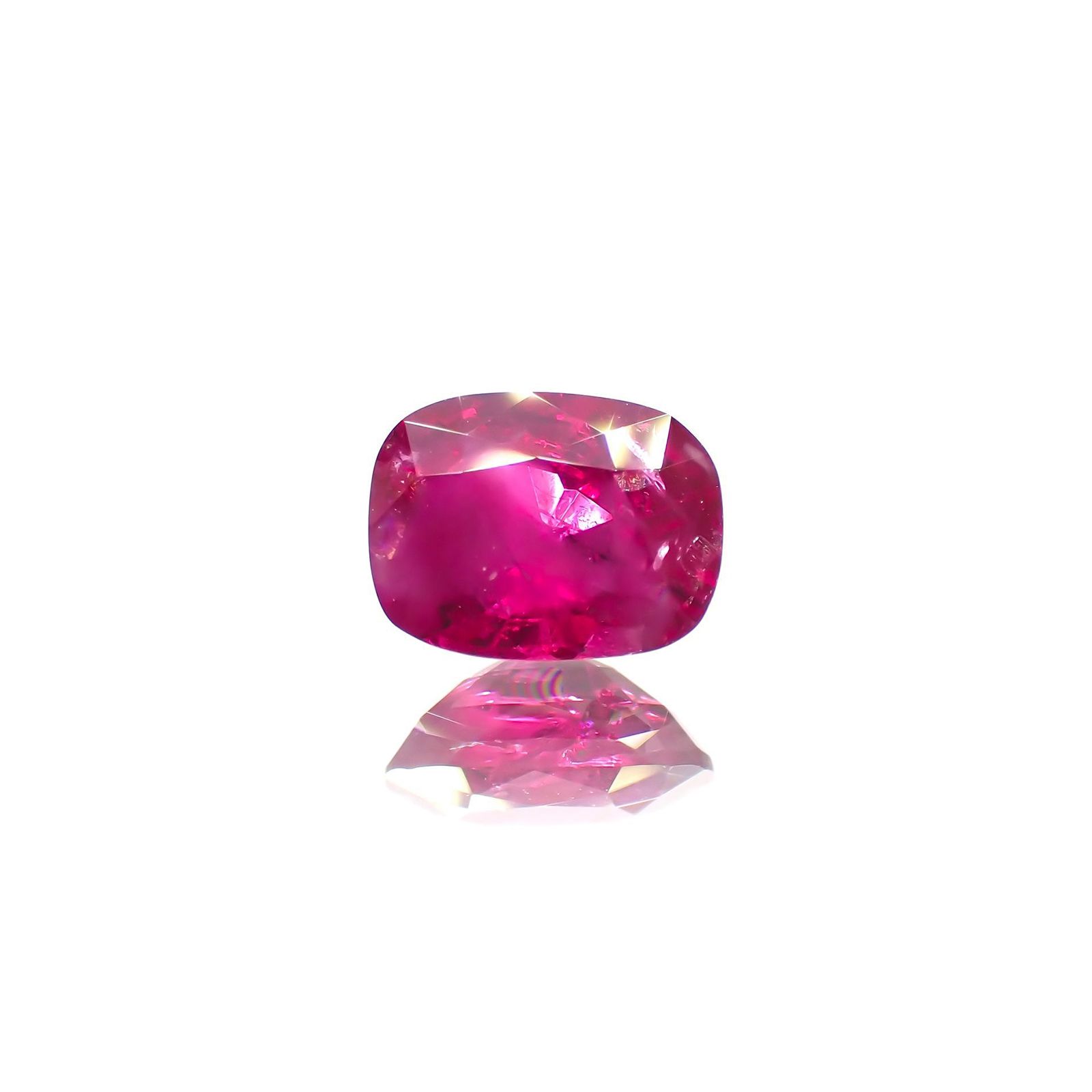 ルビー 非加熱(宝石名ルビー) ミャンマー産 GIA鑑付 1.07ct / 6.7x5.1mm前後 [20073766]