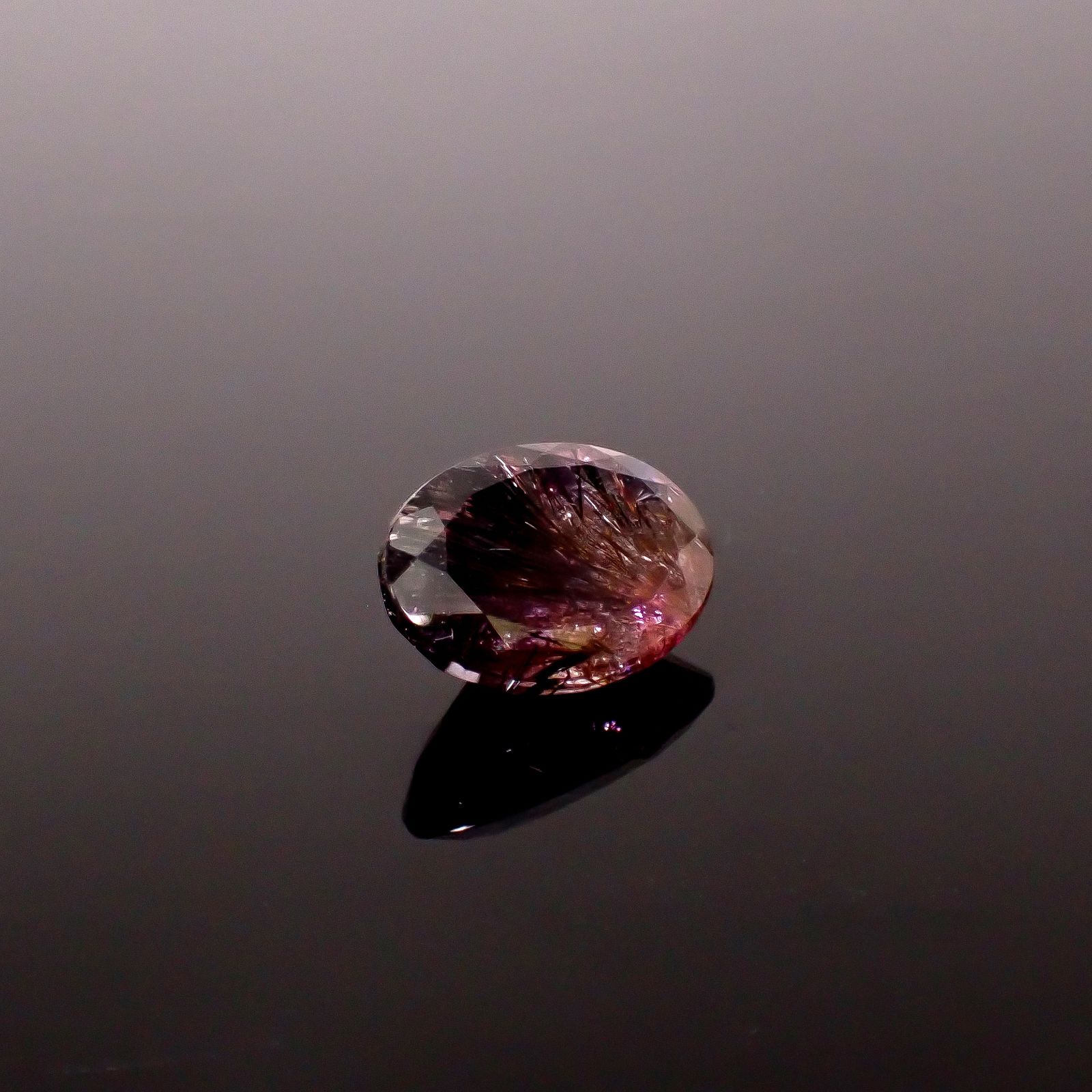 スーパーセブン ブラジル産 9.50ct / 16.9x12.5mm前後 [260231683]