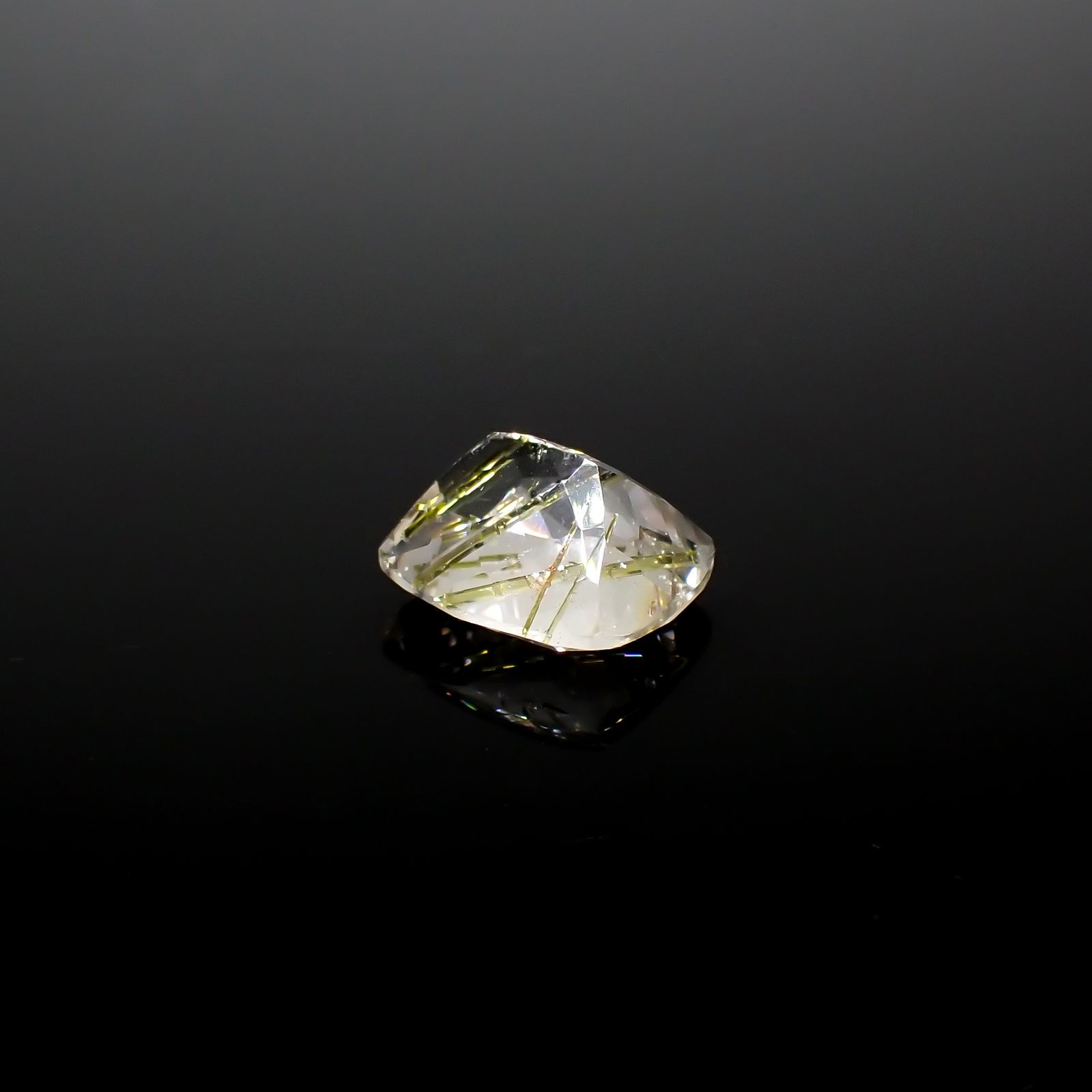 エピドートインクォーツ ブラジル産 3.64ct[240427292]10.5x9mm前後