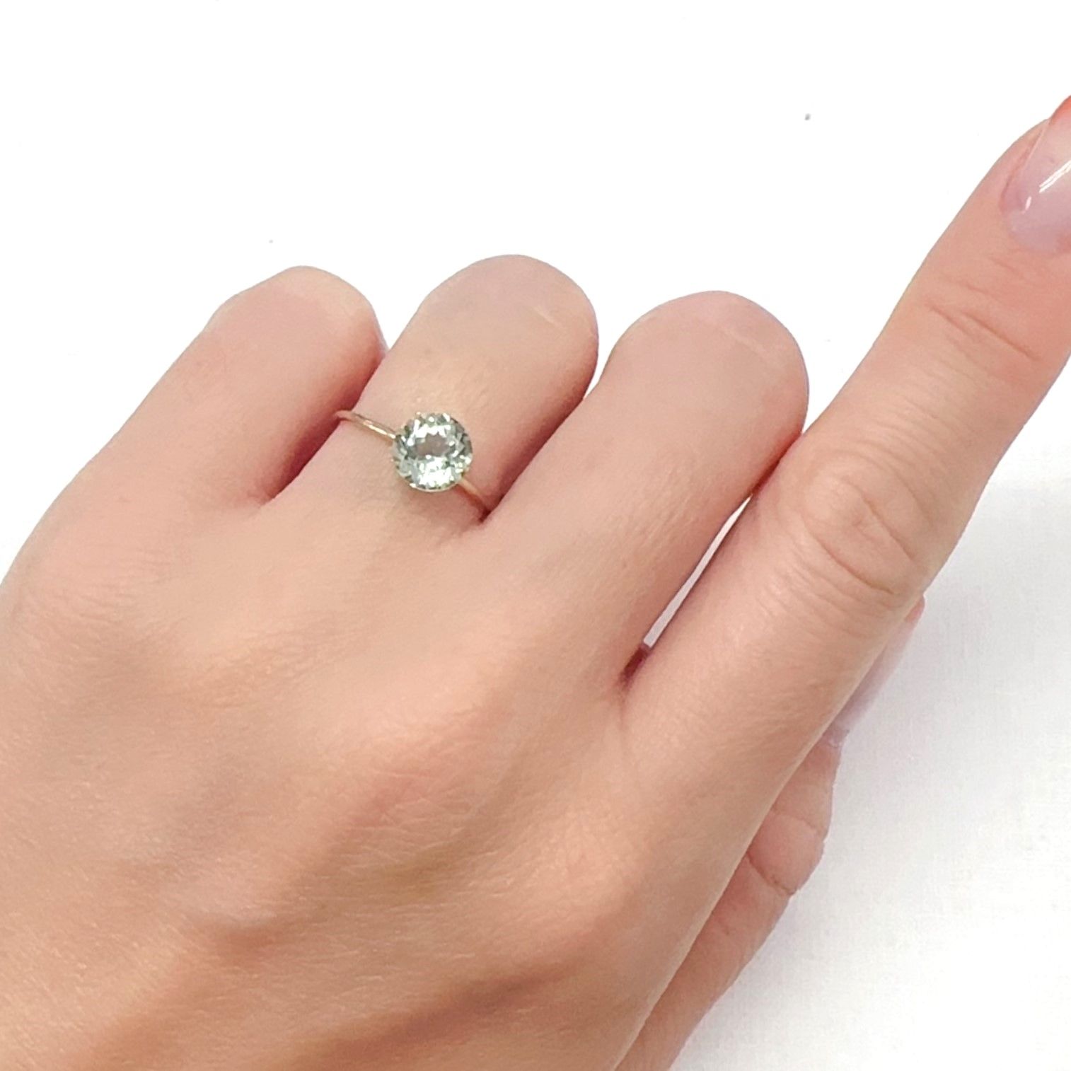 グリーントルマリン モザンビーク/コンゴ産 1.29ct[240527786]7.1x7mm前後