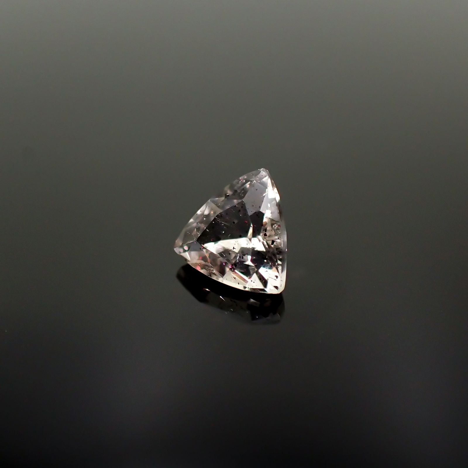 ティンカーベルクォーツ ブラジル産 0.81ct[240125449]6.5x6.5mm前後