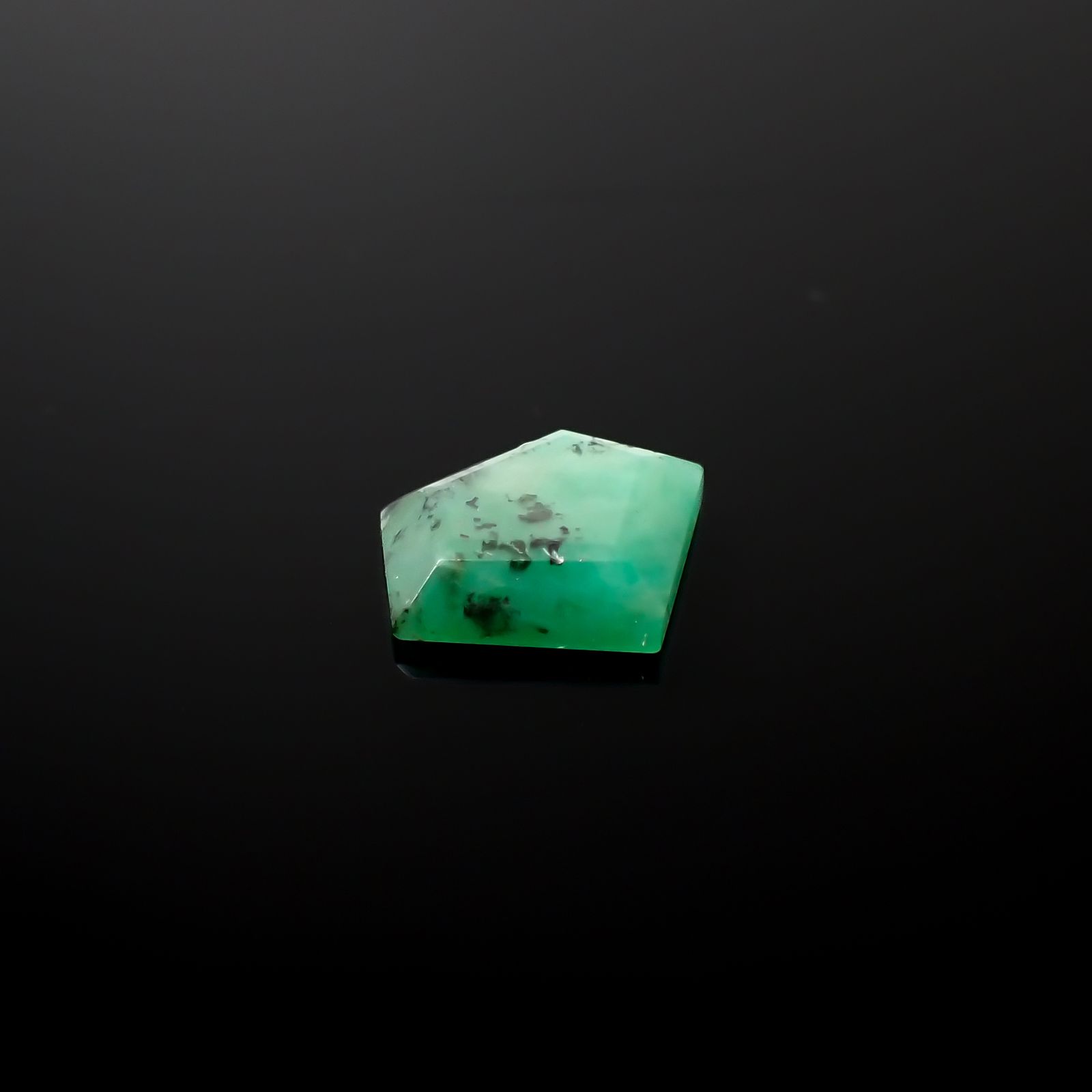 ◇カスタムカット◇エメラルド ブラジル産 2.11ct[240326481]11.8x9.4mm前後