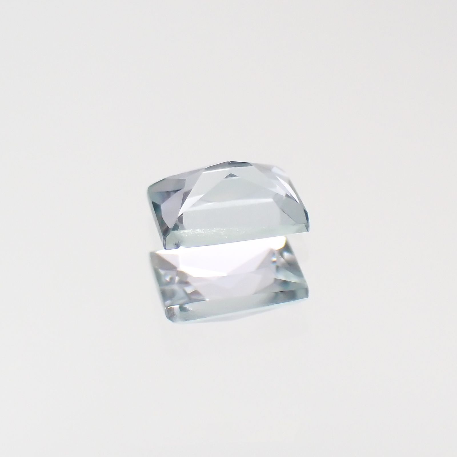 ブルーグリーンコーネルピン(宝石名コーネルピン)タンザニア産 0.11ct 識別済[240219229]3x2mm前後