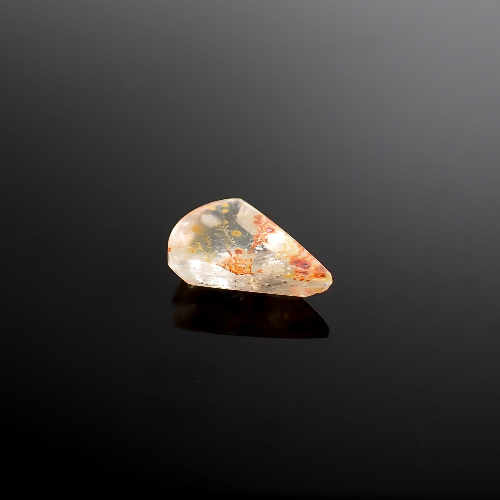 レッドデンドリチッククォーツ ブラジル産 7.30ct / 18.1x13.1mm前後 [260832741]