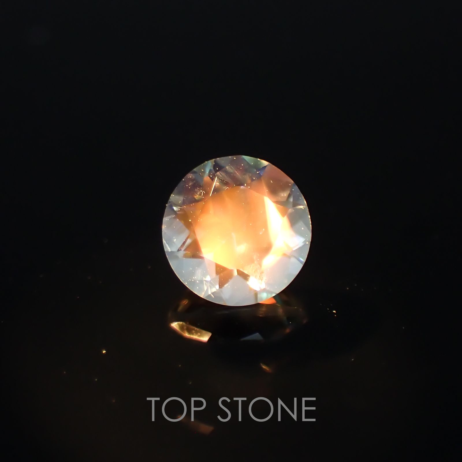 レインボームーンストーン(アンデシンラブラドライト) マダガスカル産 ルース 0.33ct[210310259]4.5×4.5mm前後