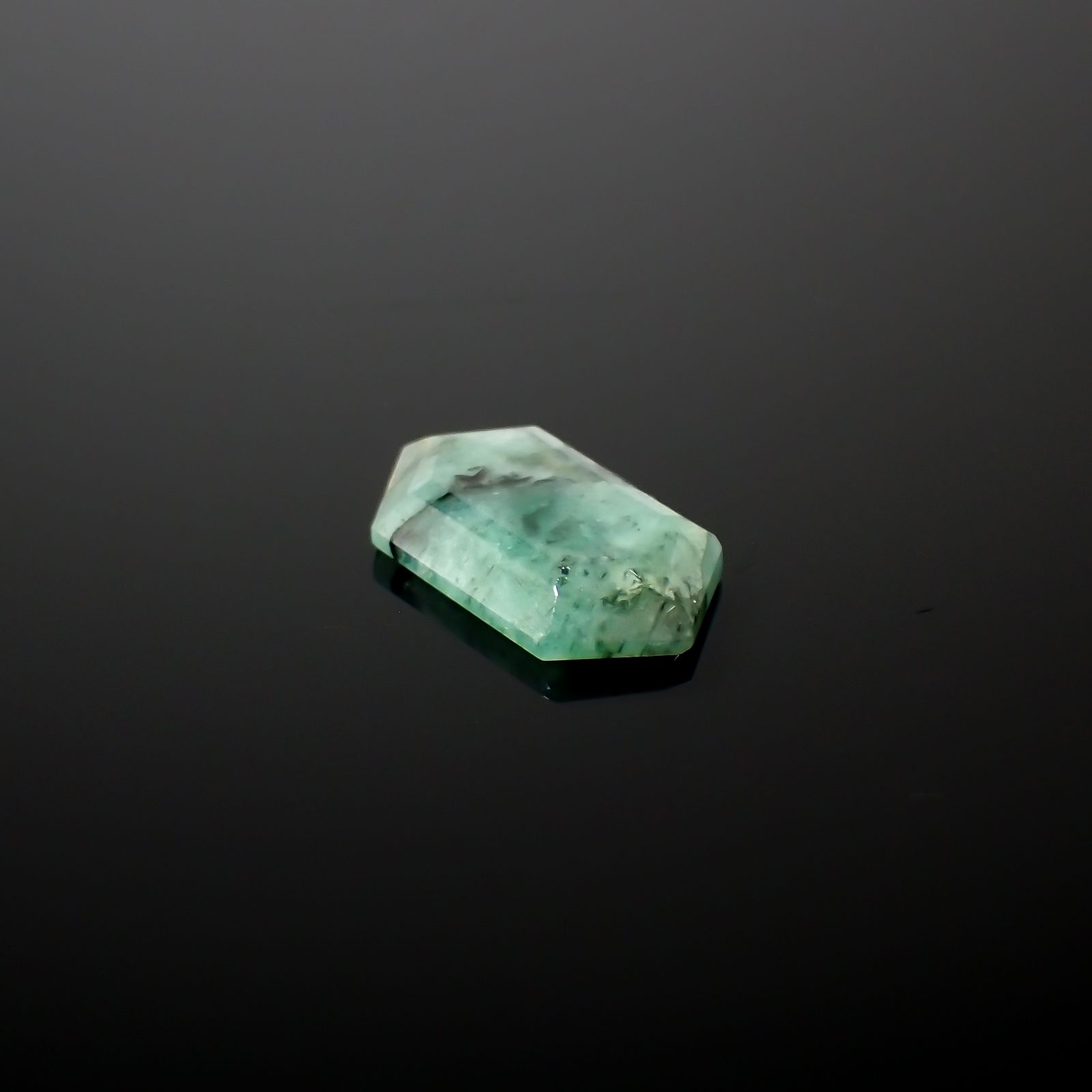 ◇カスタムカット◇エメラルド ブラジル産 3.80ct[240326489]16x8.8mm前後