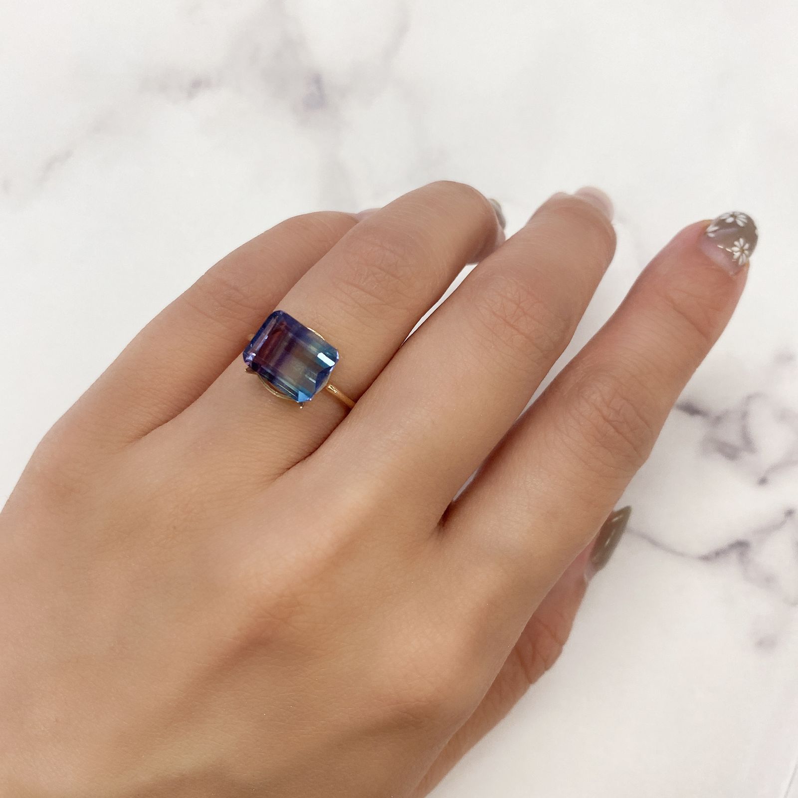 バイカラーフローライト ブラジル産 ルース 4.56ct[210913218]10.1×8.1mm前後