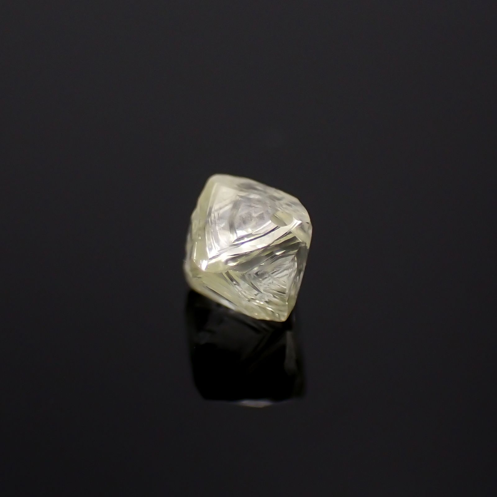 ソーヤブルダイヤモンド 原石(宝石名ダイアモンド) 0.215ct ソ付