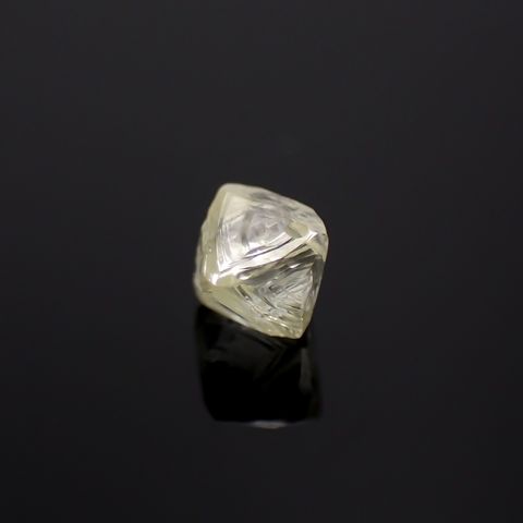 ソーヤブルダイヤモンド 原石(成長丘あり/Growth Hillock) ※通し穴あり(宝石名ダイアモンド) 0.32ct 識別済[230923449]4x3.9mm前後