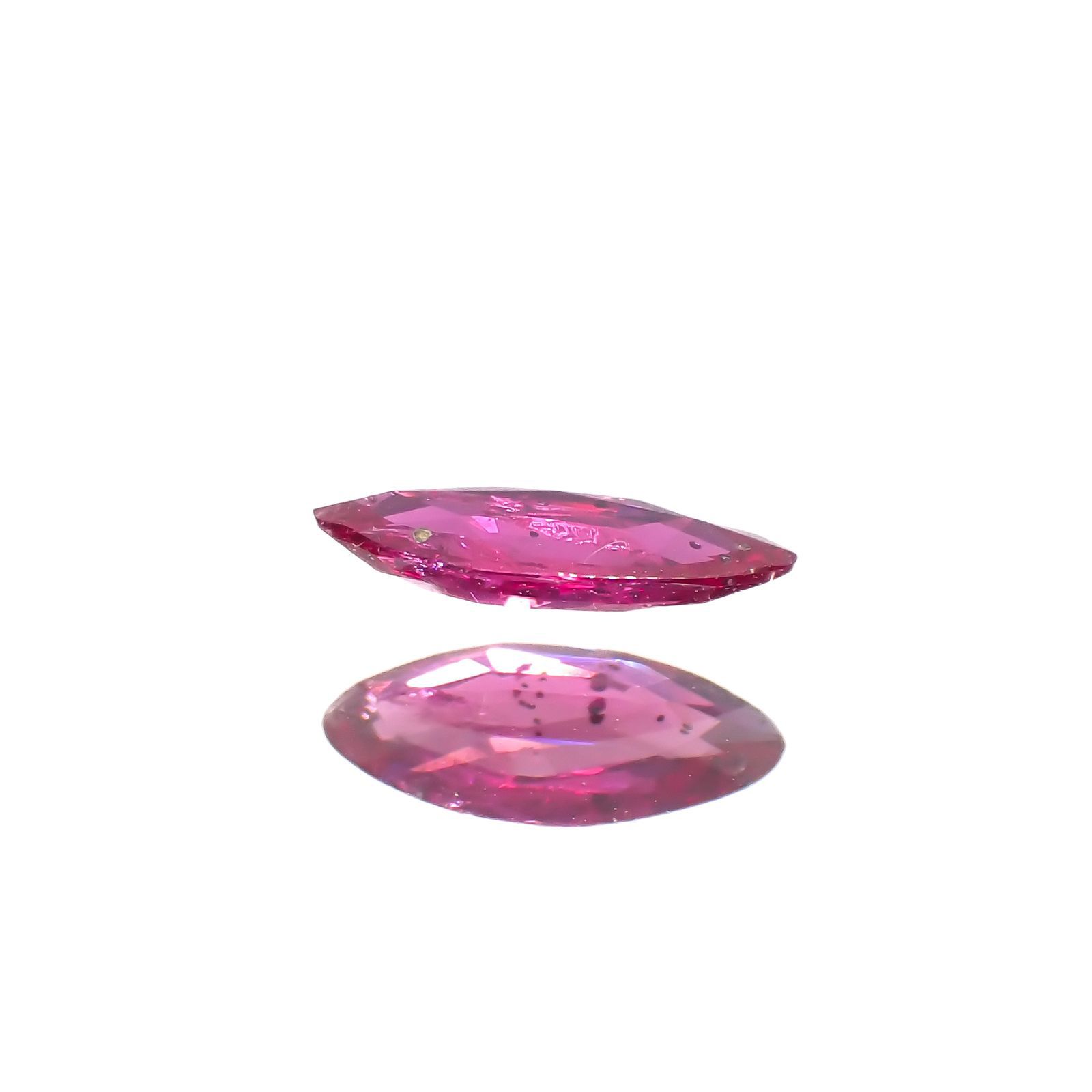 ルビー(宝石名ルビー)モザンビーク産 0.33ct 識別済[220616141]7.2x3.1mm前後