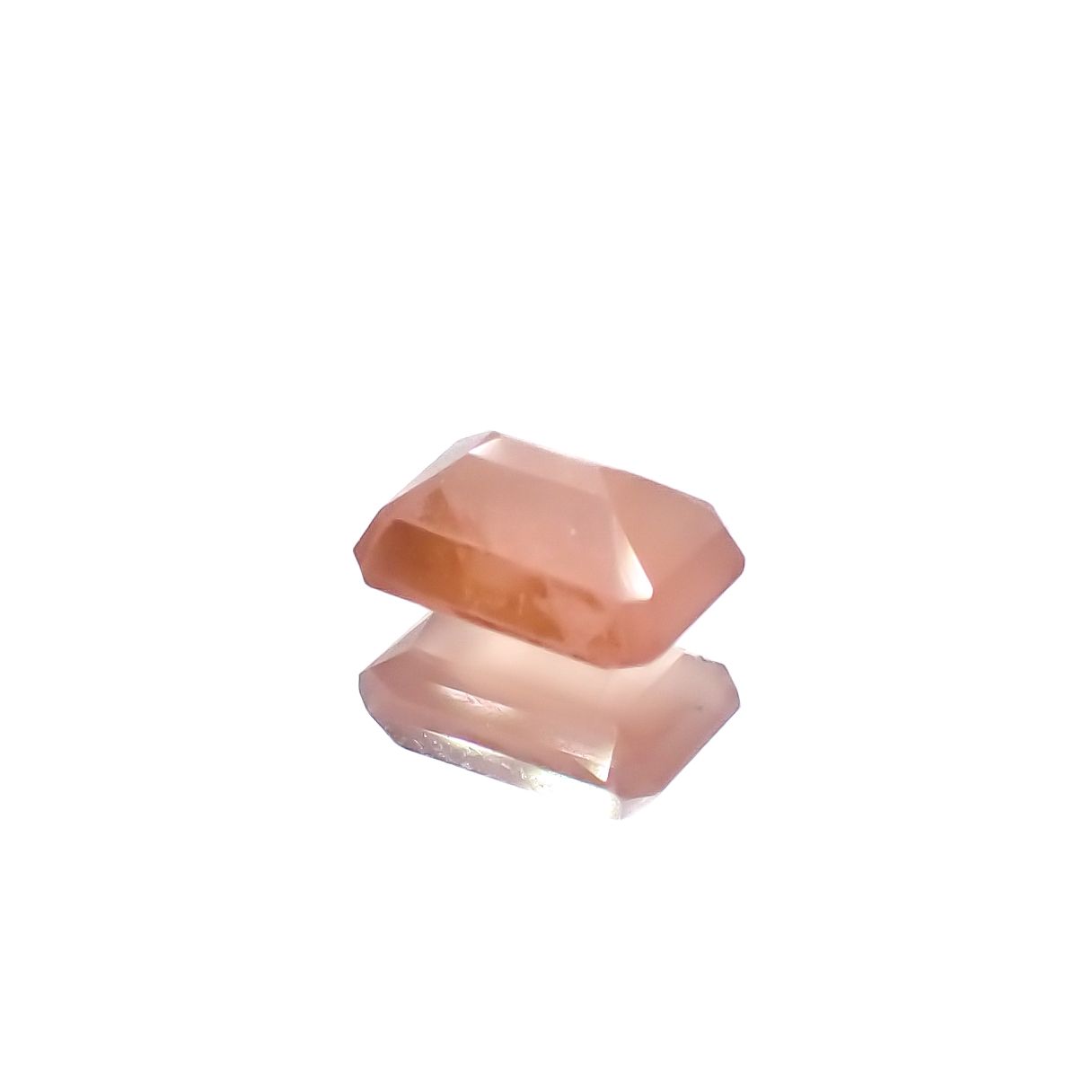 ロードクロサイト 日本・北海道産 0.64ct[240125349]5.7x3.8mm前後