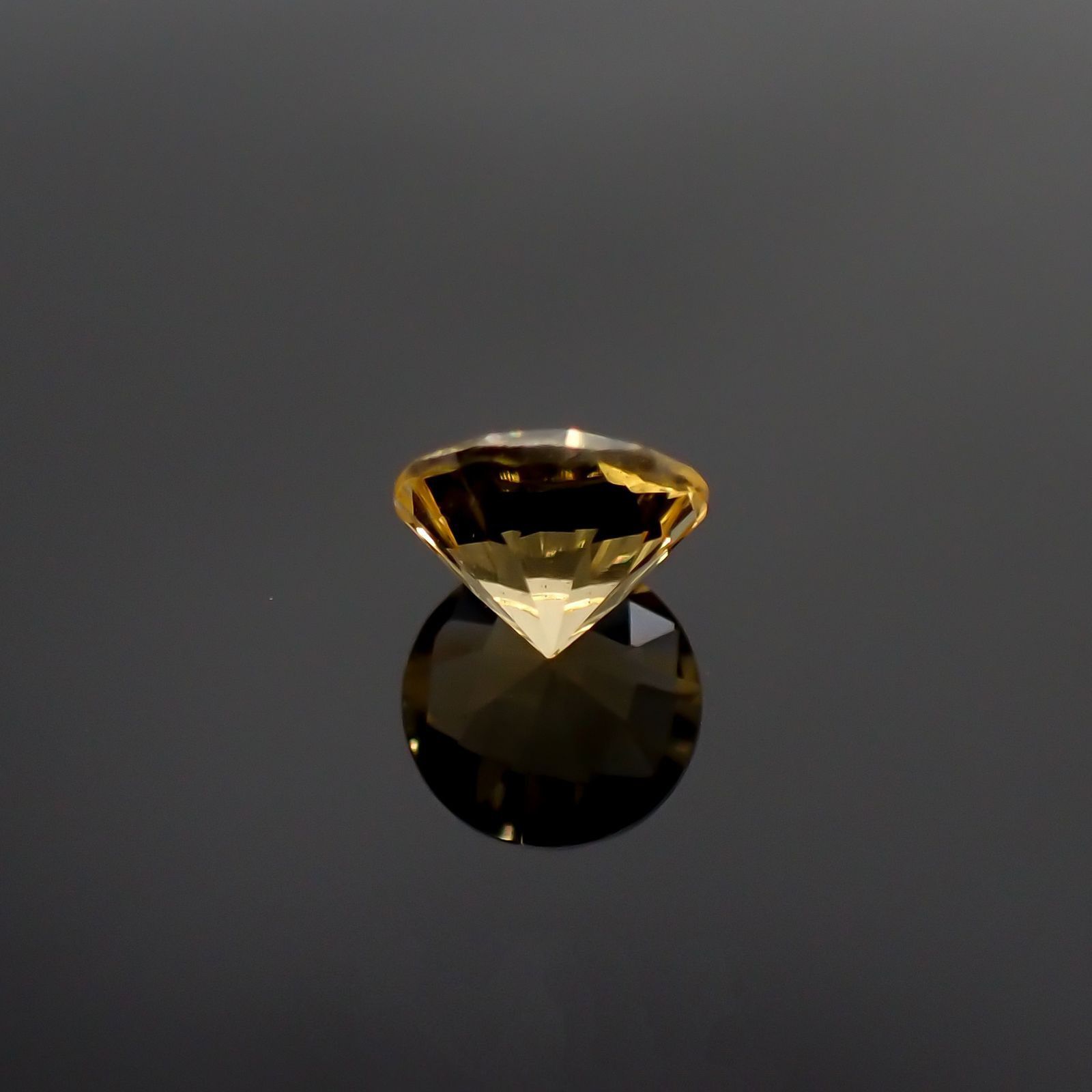 ◇チェッカーコンケーブカット◇シトリン(宝石名シトリン) ブラジル産 識別済 1.13ct / 7×7mm前後 [251013022]