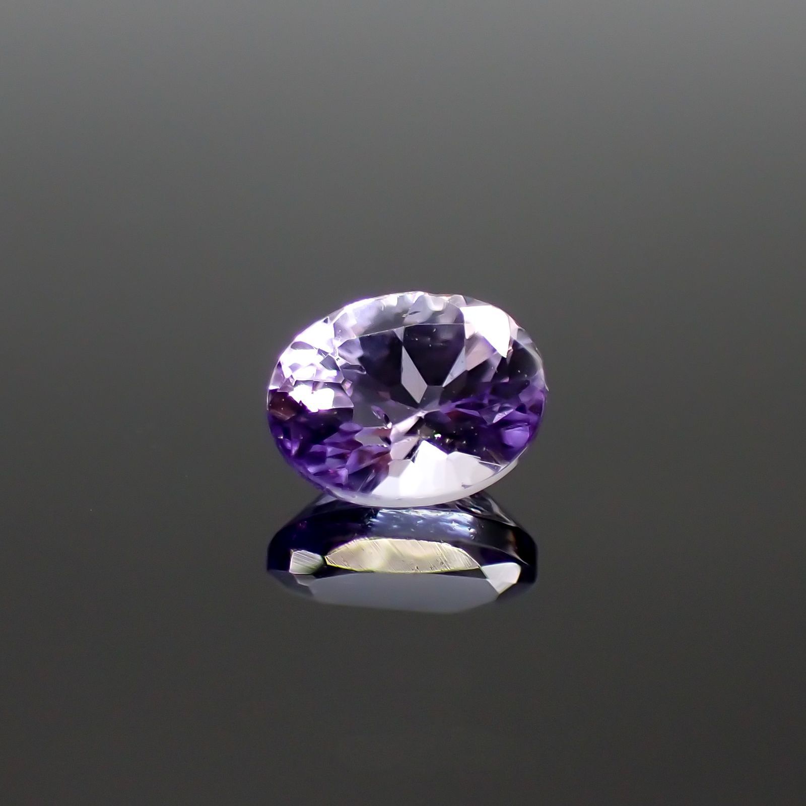 バイオレットゾイサイト(宝石名バイオレット・ゾイサイト)タンザニア産 0.36ct 識別済[220114946]4.9x3.8mm前後