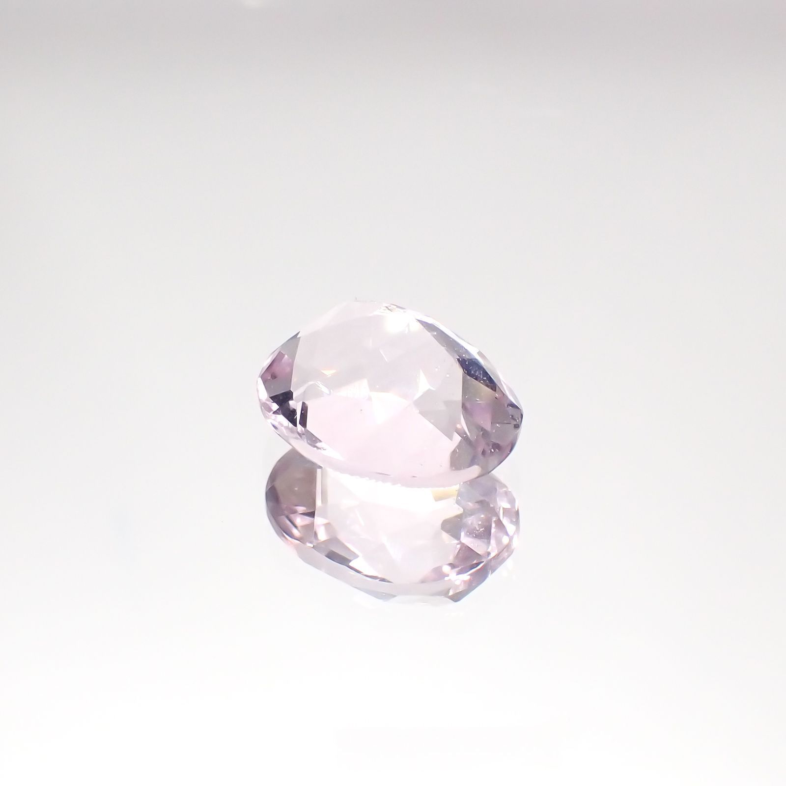 ピンクフローライト(宝石名フルオライト)ブラジル産 3.56ct 識別済[220115136]10.3x8.2mm前後