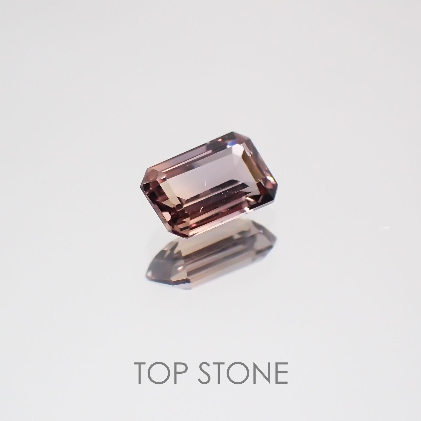バイカラーサファイア(宝石名バイカラー・サファイア) タンザニア産 0.27ct 識別済[21069744]4.5×3mm前後