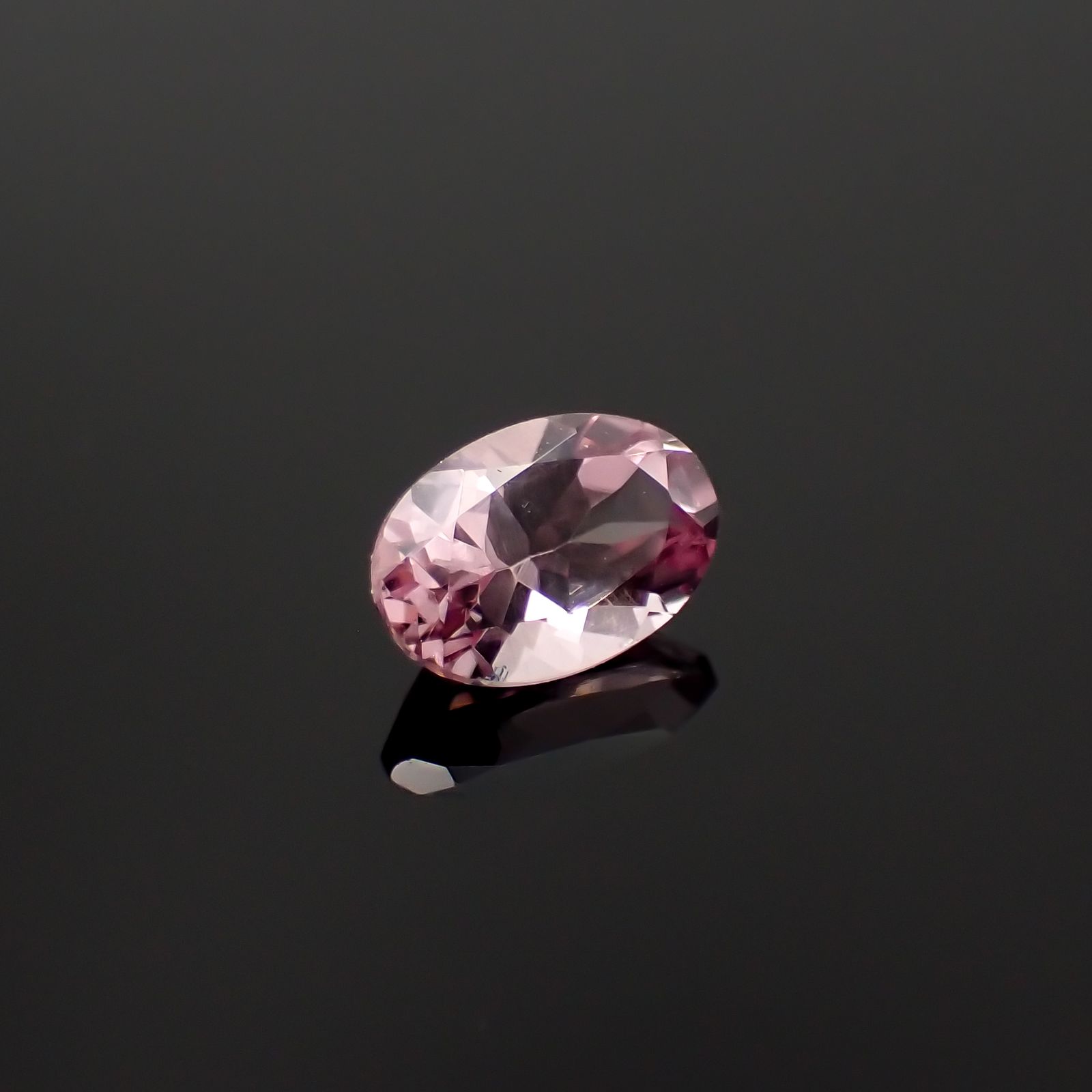 ドラゴンガーネット タンザニア産 0.62ct[230421426]6.1x4.1mm前後 | TOP STONE(トップストーン)