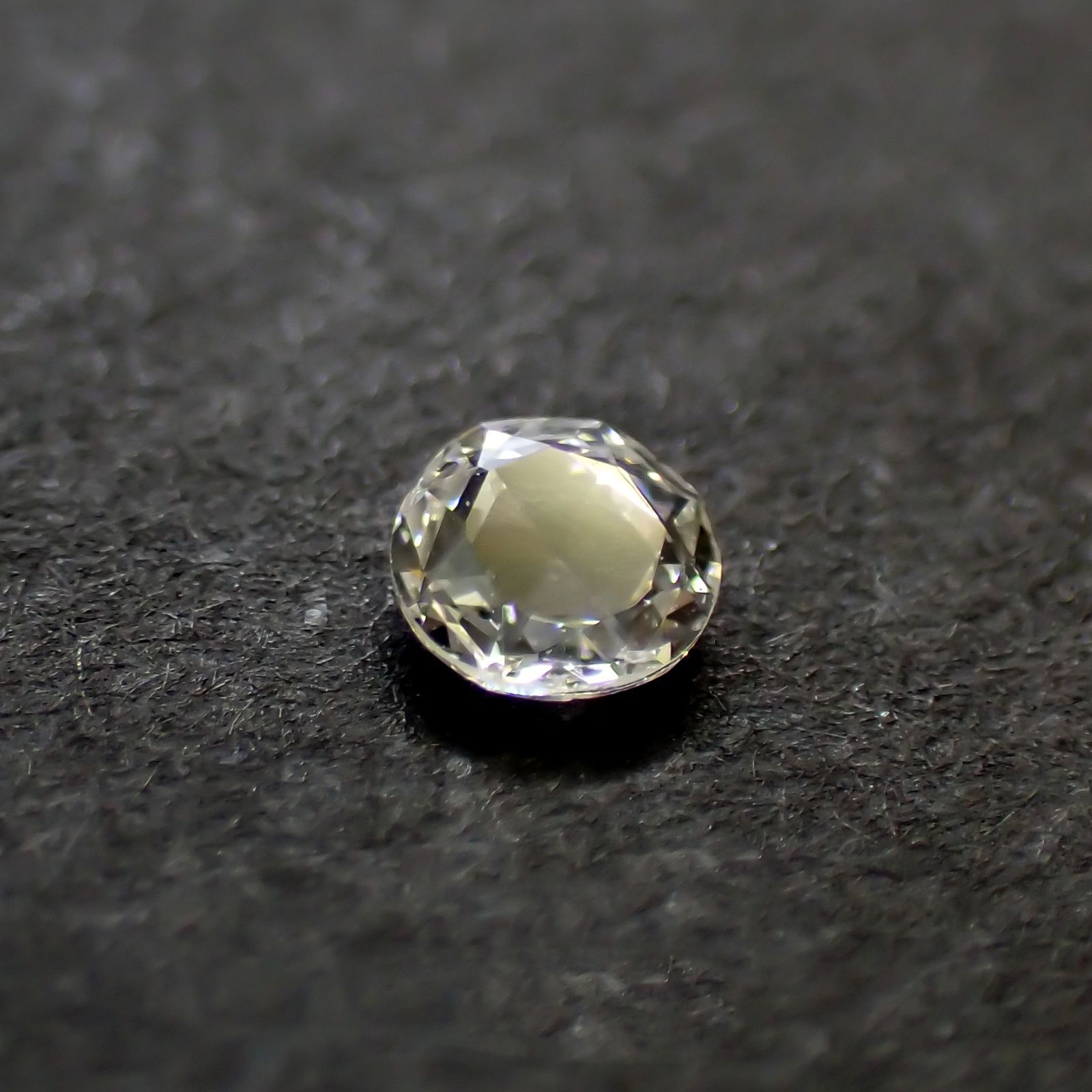 ◇ローズカット◇ダイヤモンド SI-VS / D-G(宝石名ダイアモンド) 0.057ct 識別済[210610911]2.5×2.5mm前後