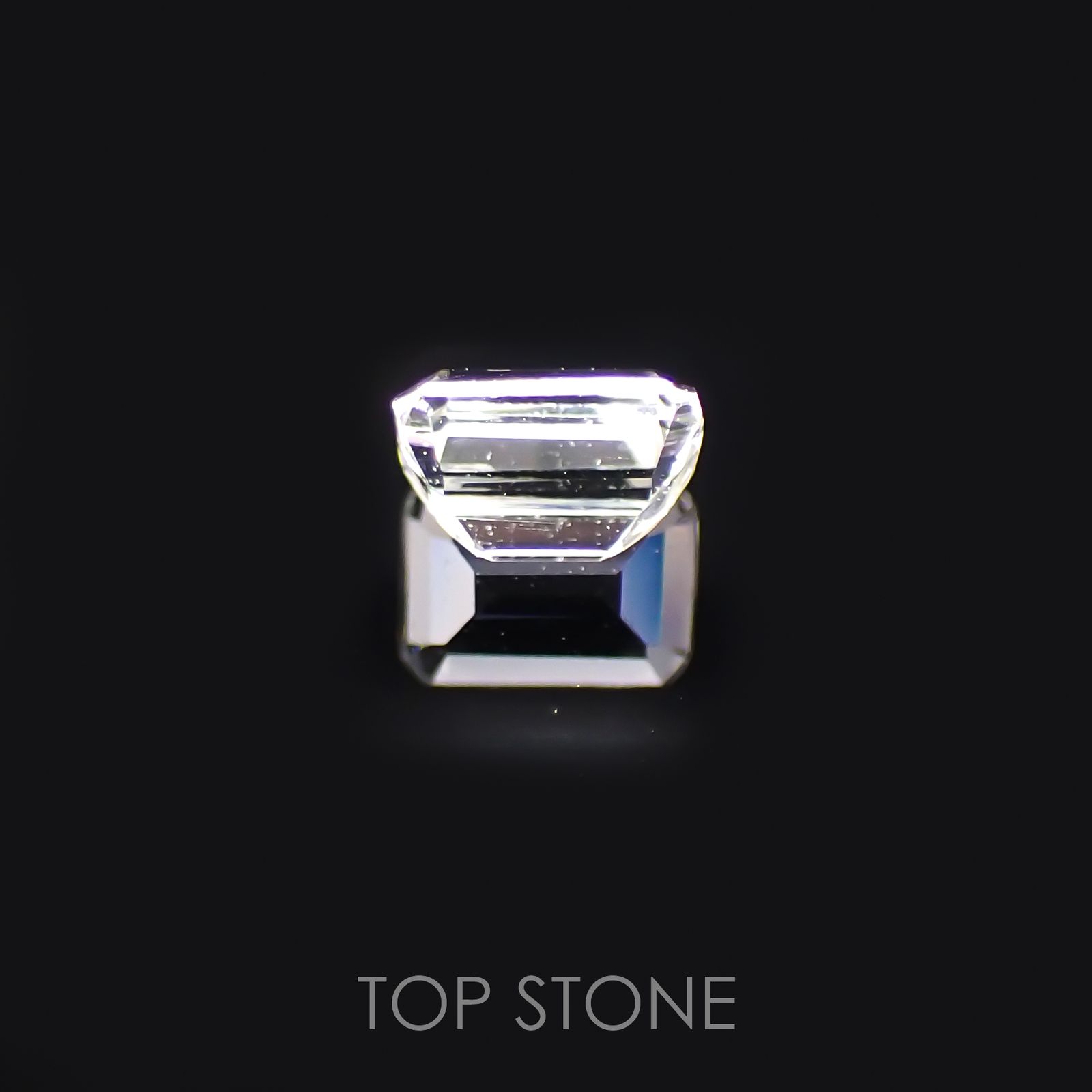 リューコガーネット(宝石名ホワイト グロッシュラー・ガーネット) ビルマ産 0.26ct 識別済[210510775]3.9×2.9mm前後