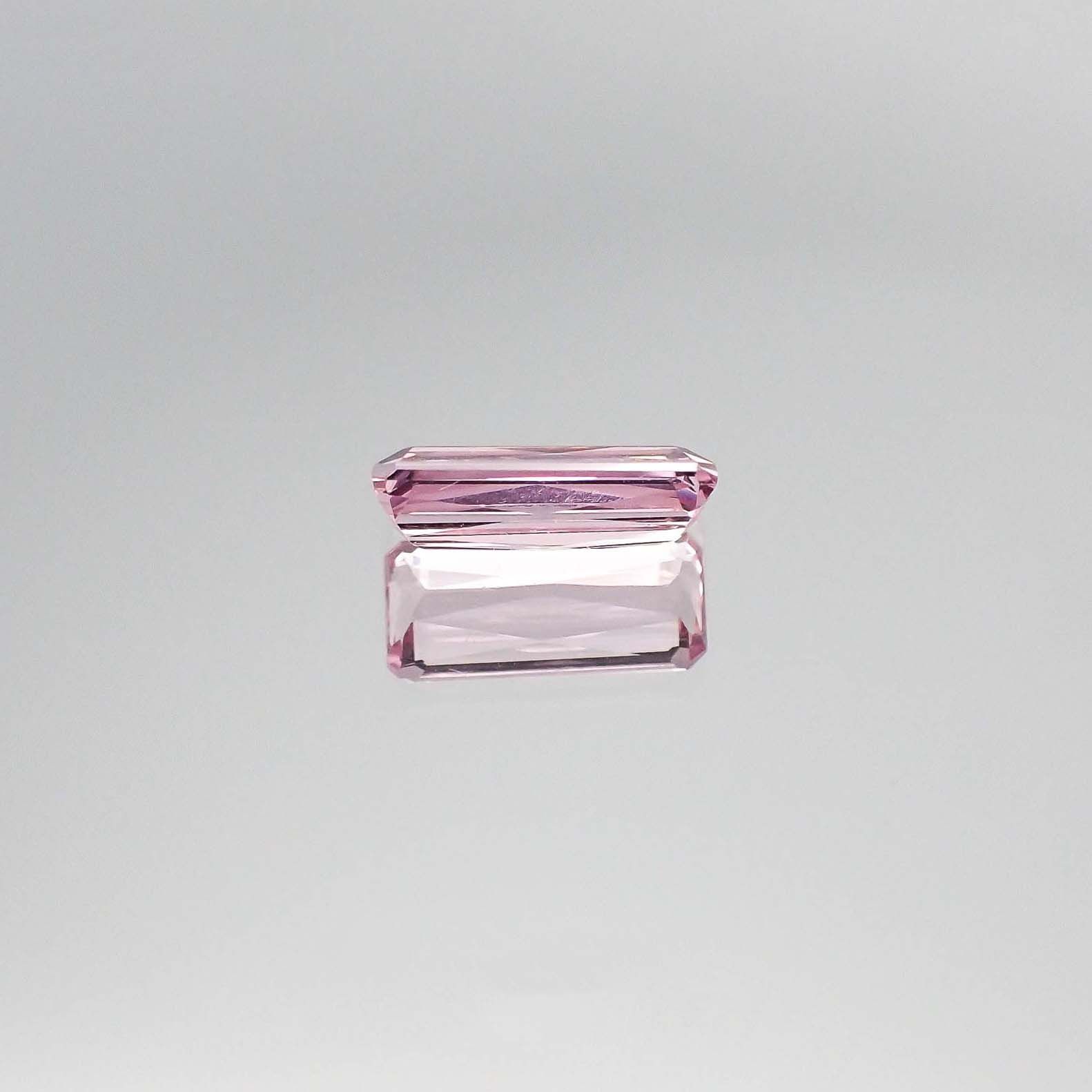 ピンクスピネル(宝石名ピンク・スピネル)タンザニア産 1.04ct 識別済[230722566]8.8x3.9mm前後