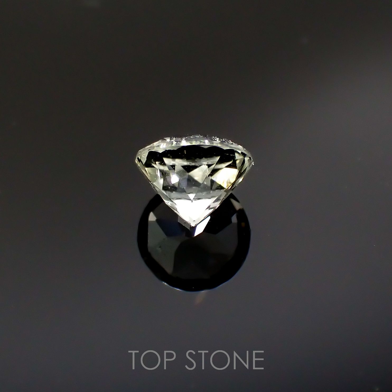アクロアイト(宝石名トルマリン)ナイジェリア産 0.48ct 識別済[220616258]4.9x4.9mm前後